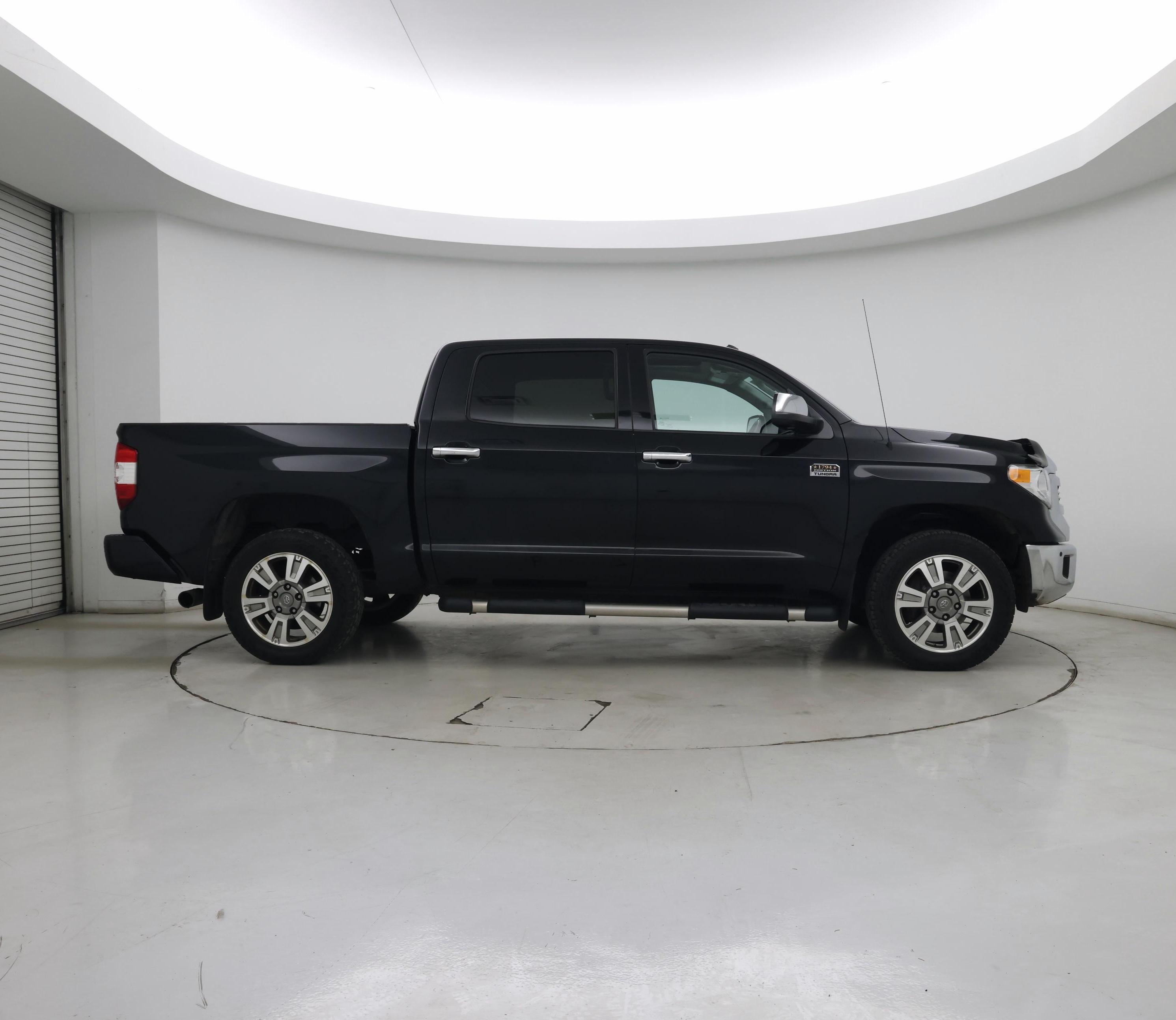 Thumbnail: 2017 Toyota Tundra - 7