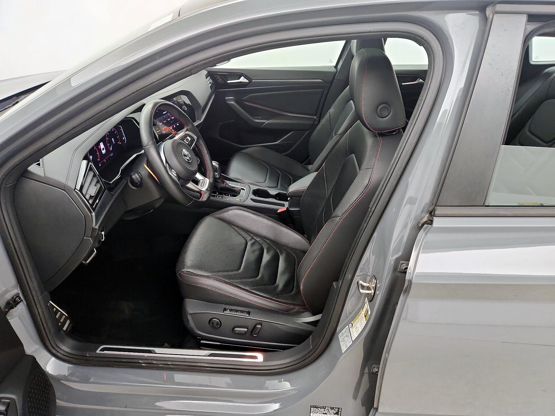 Thumbnail: 2021 Volkswagen Jetta - 11