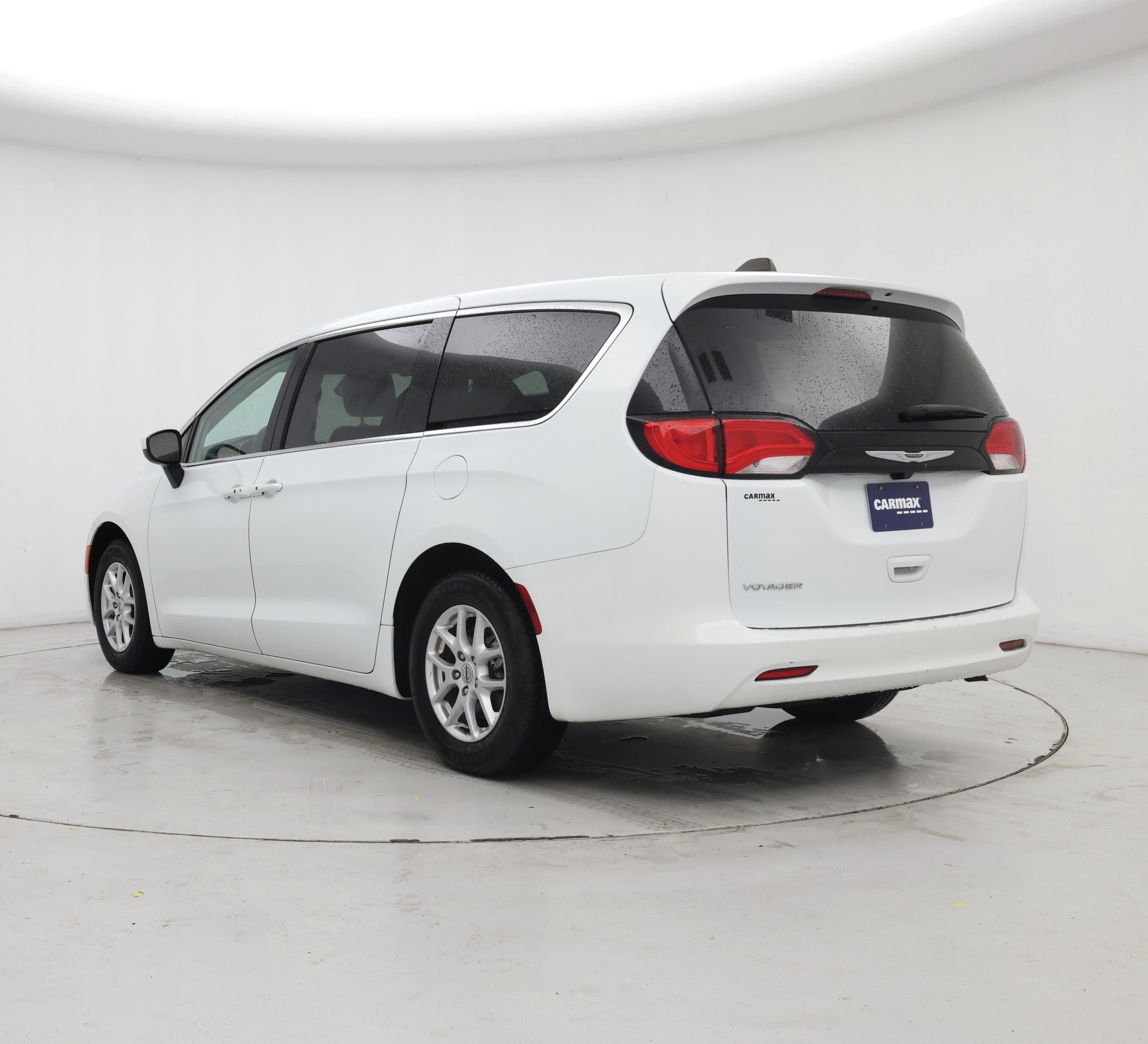 Thumbnail: 2023 Chrysler Voyager - 2