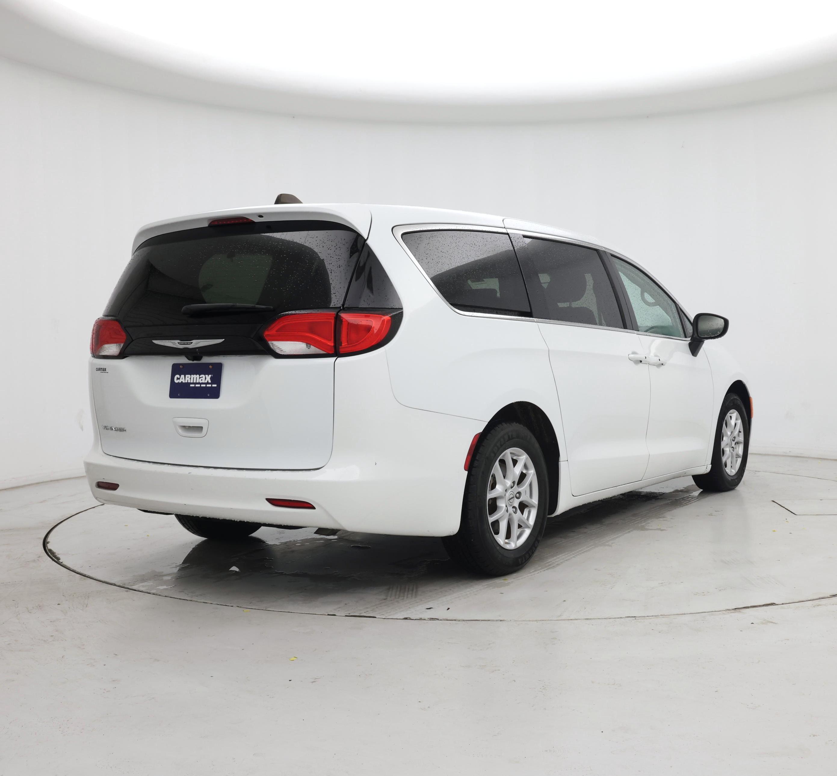 Thumbnail: 2023 Chrysler Voyager - 8