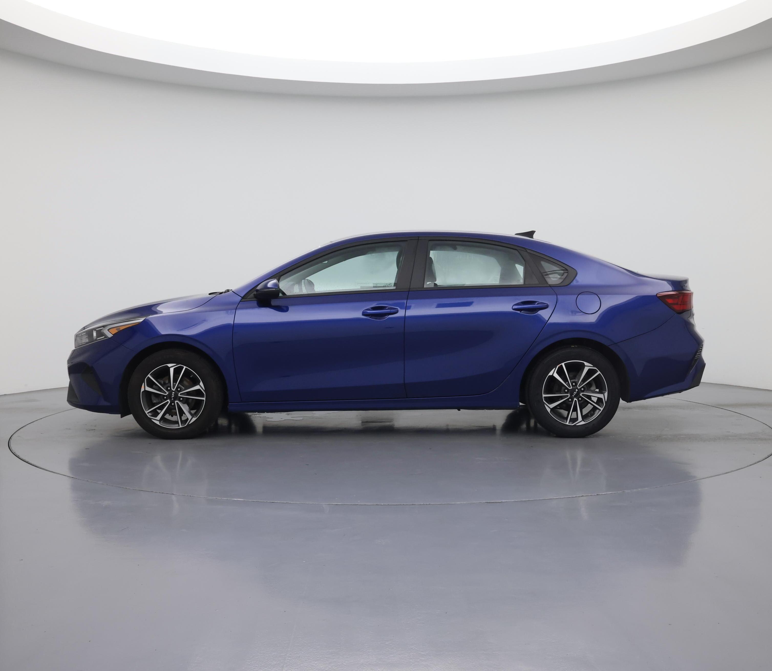 Thumbnail: 2023 Kia Forte - 3