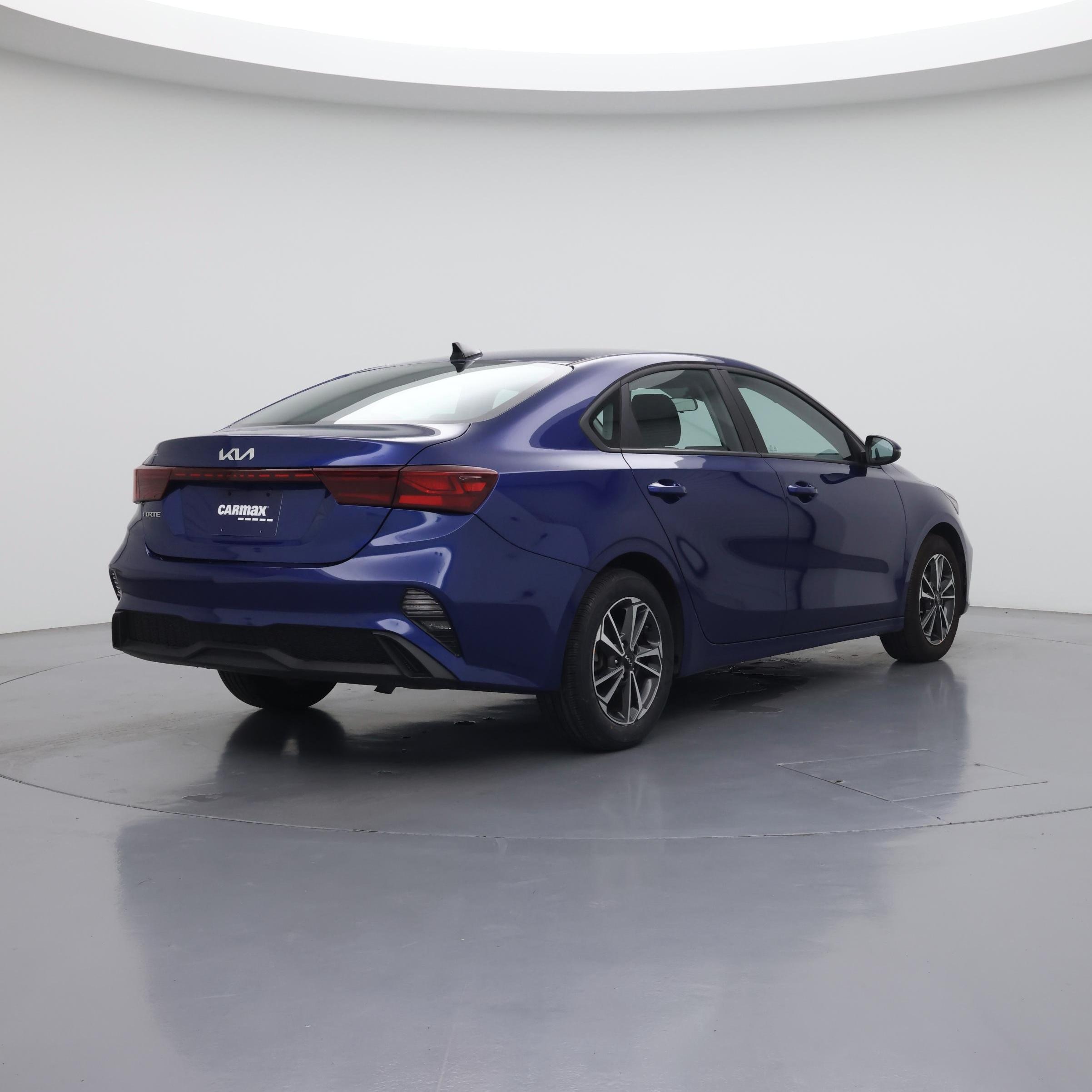 Thumbnail: 2023 Kia Forte - 8