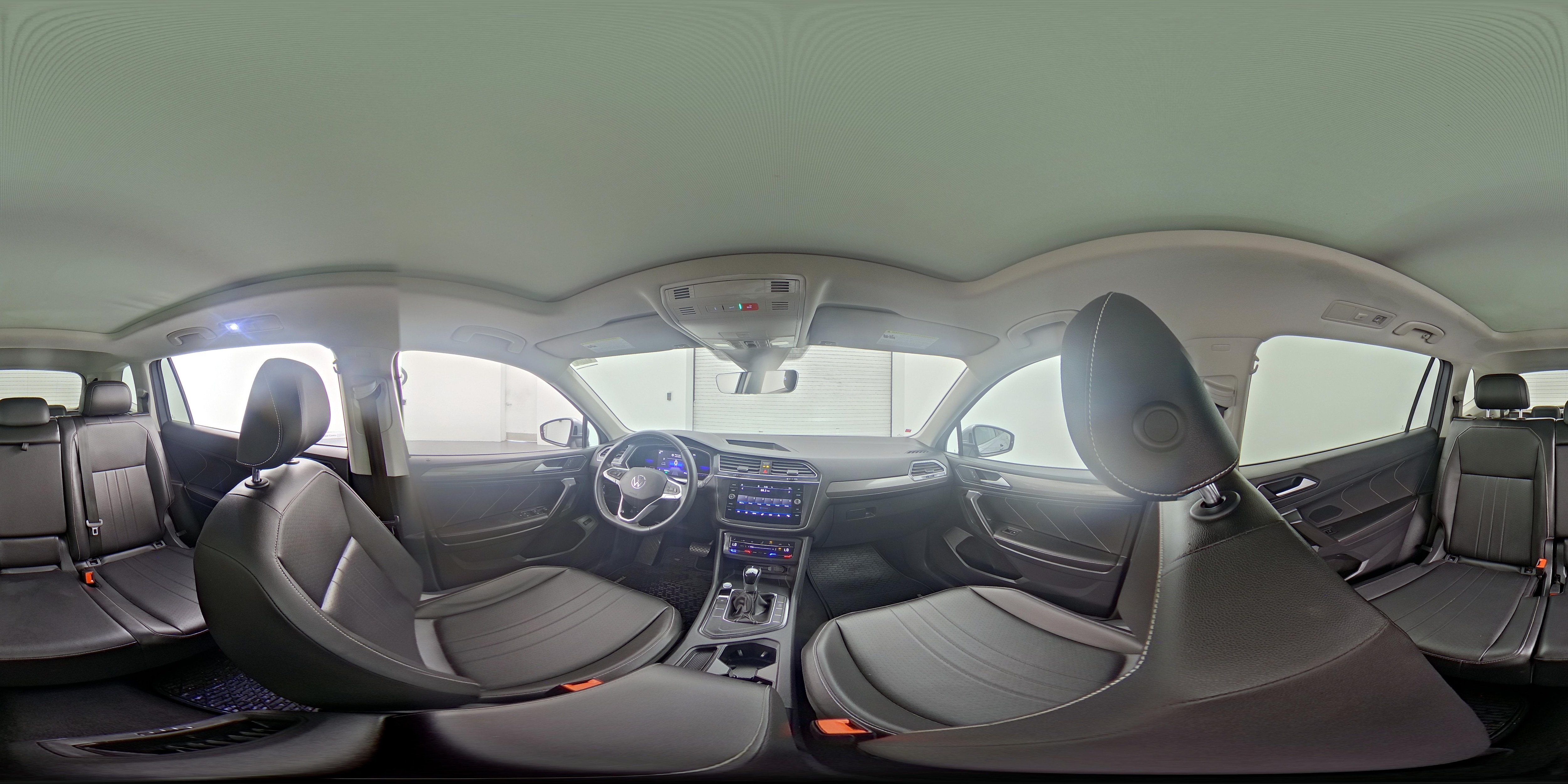 2022 Volkswagen Tiguan SE - Photo 25