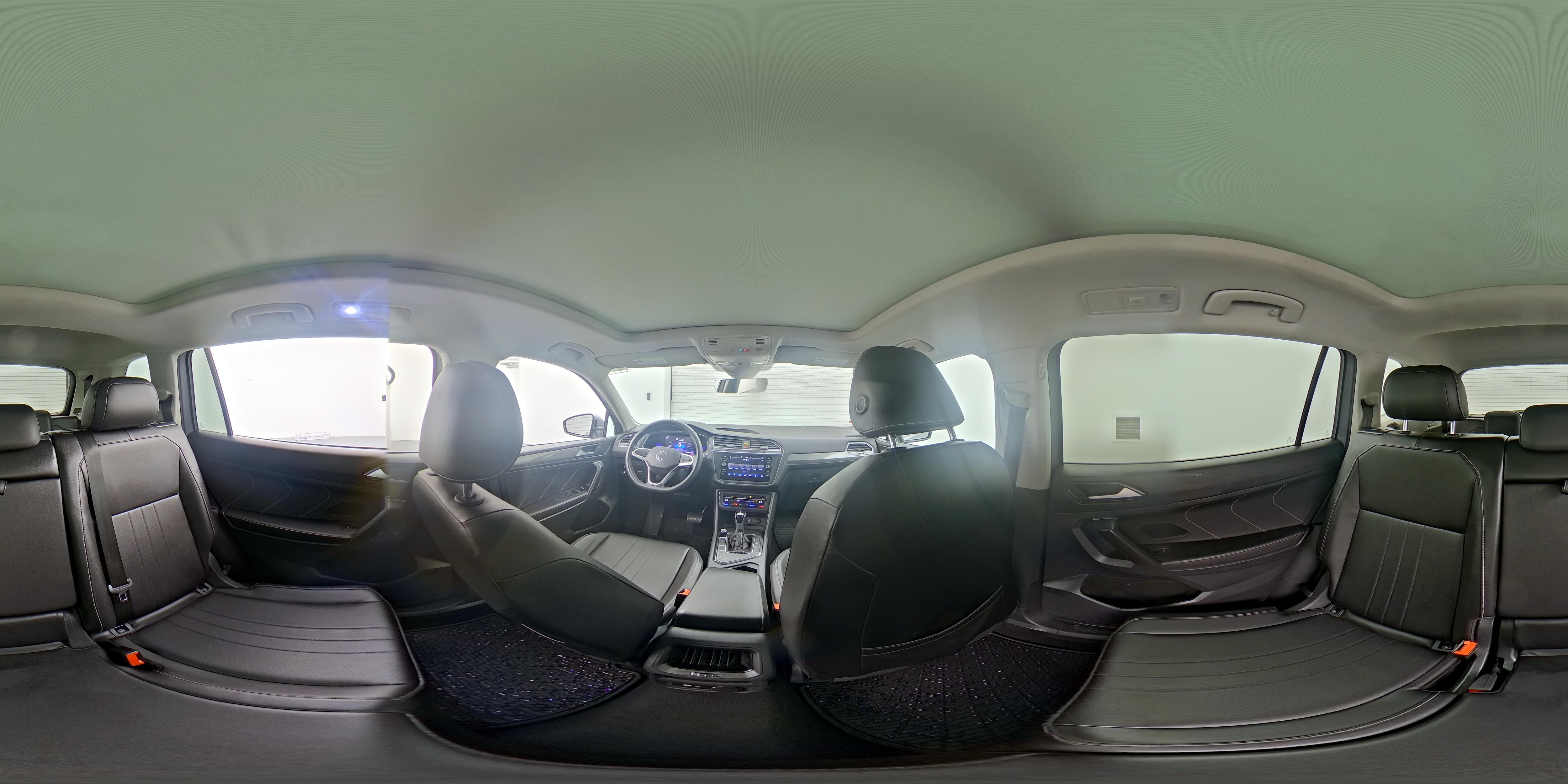 2022 Volkswagen Tiguan SE - Photo 26