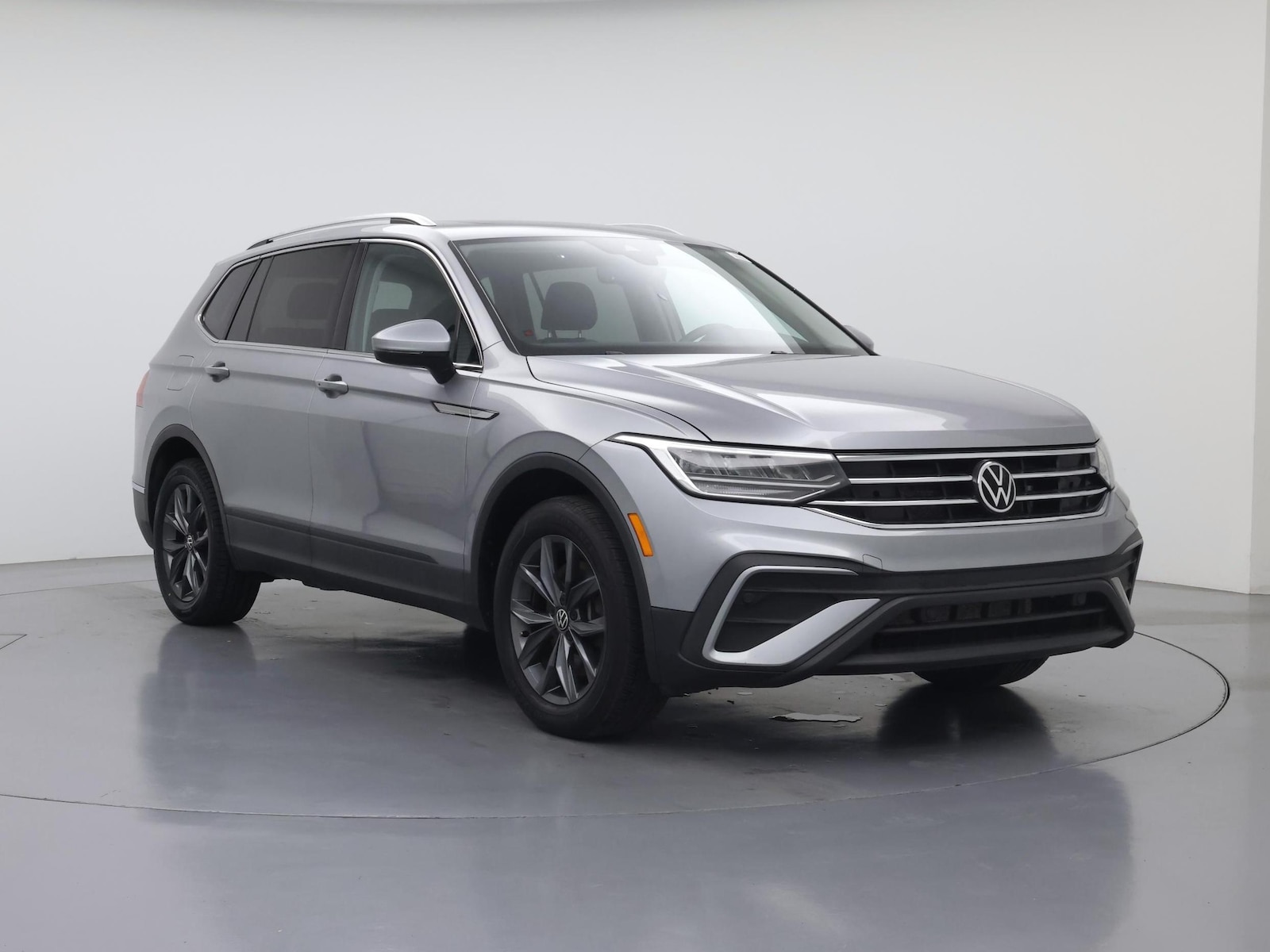 2022 Volkswagen Tiguan SE - Photo 2