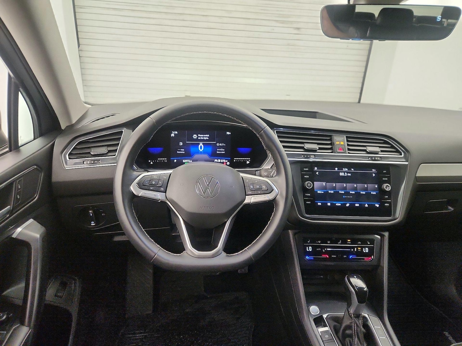 2022 Volkswagen Tiguan SE - Photo 11