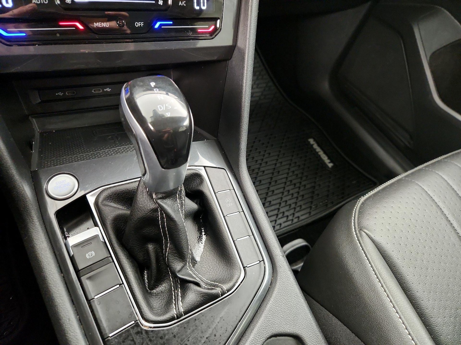 2022 Volkswagen Tiguan SE - Photo 18
