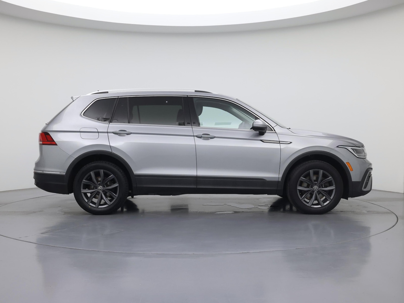 2022 Volkswagen Tiguan SE - Photo 8