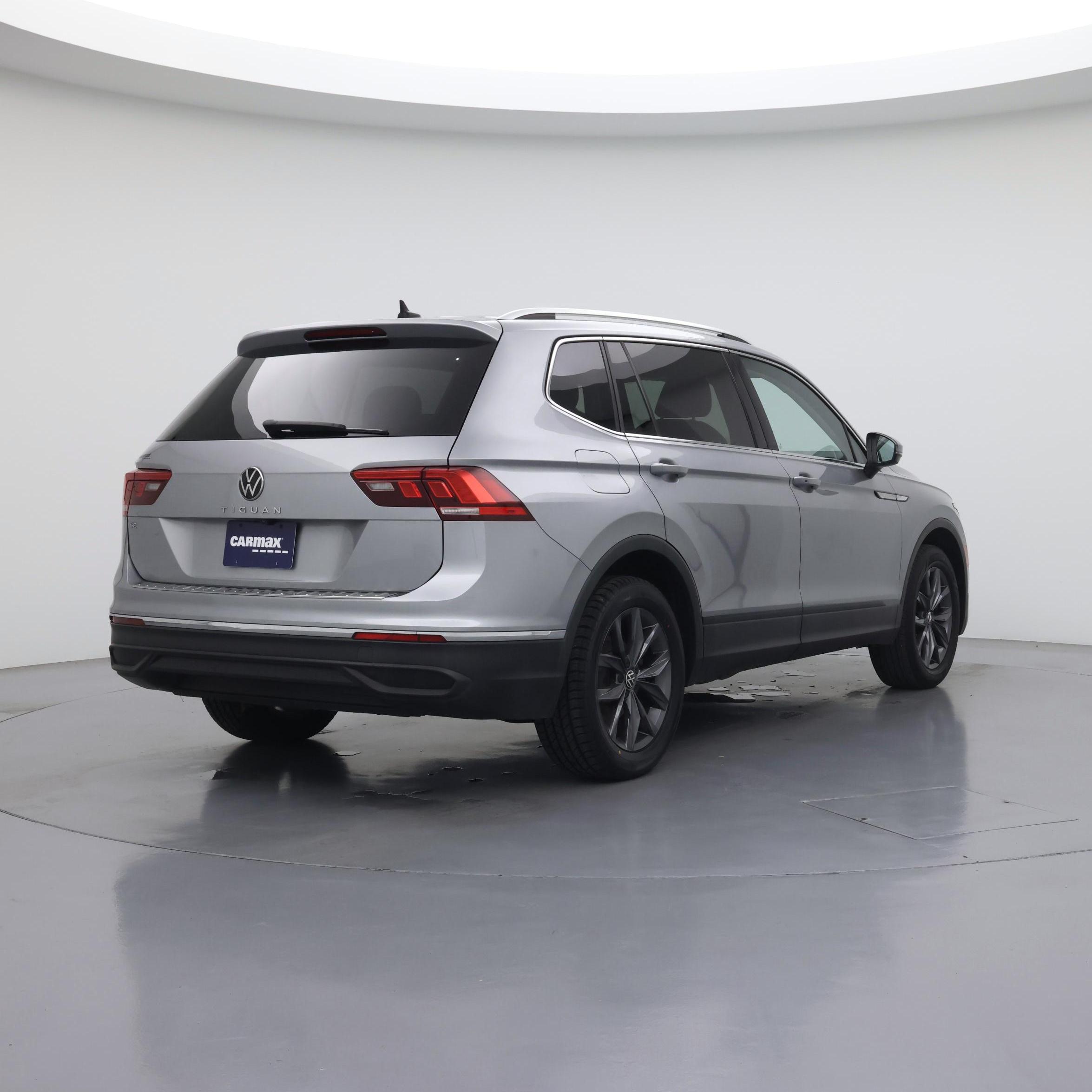 Thumbnail: 2022 Volkswagen Tiguan - 8