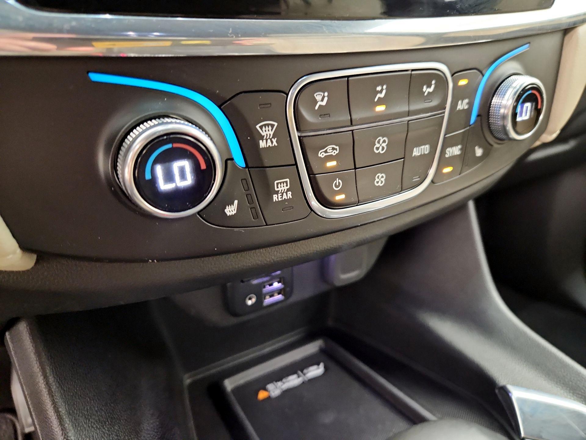 Thumbnail: 2023 Chevrolet Traverse - 16