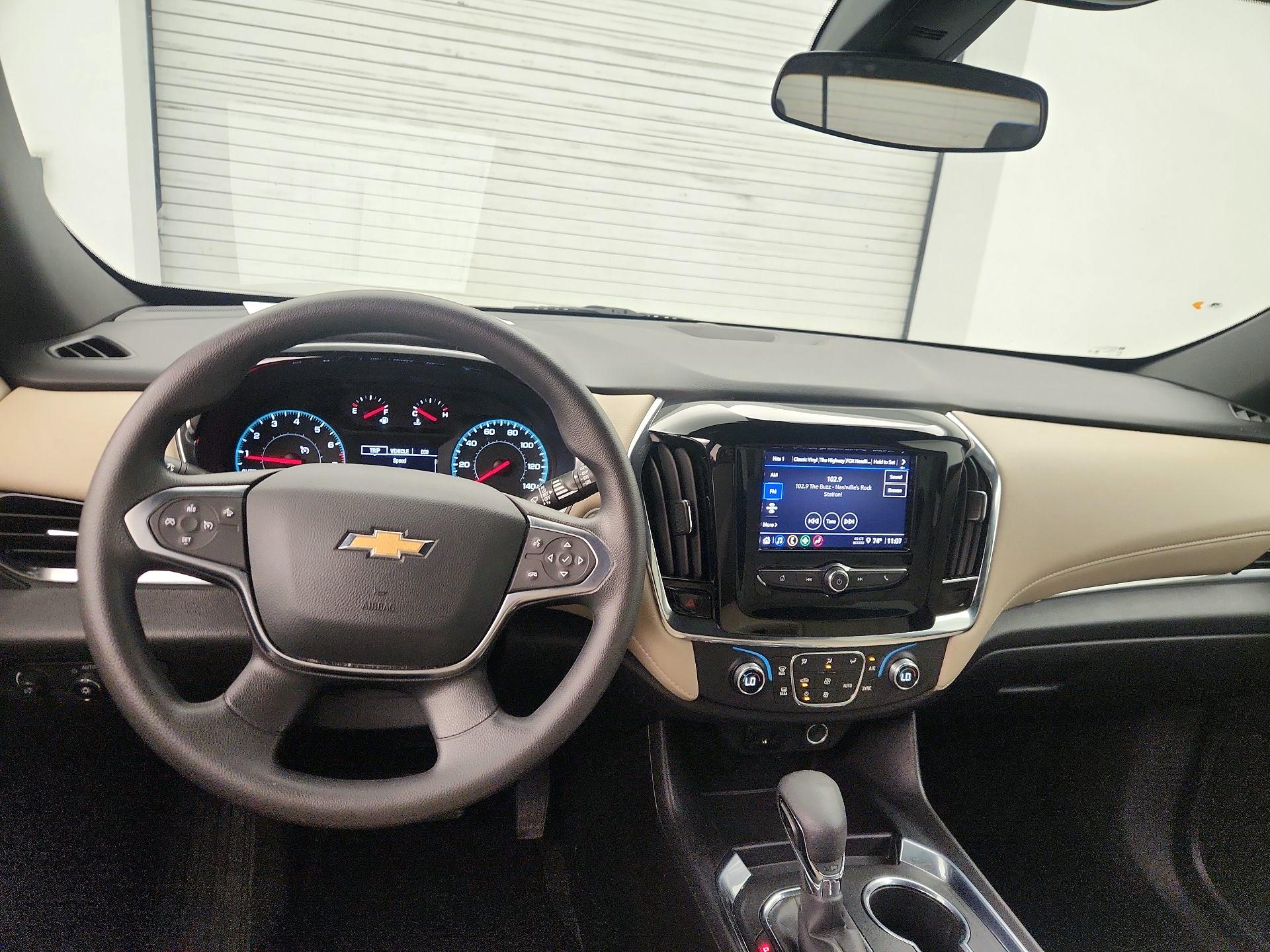 Thumbnail: 2023 Chevrolet Traverse - 9