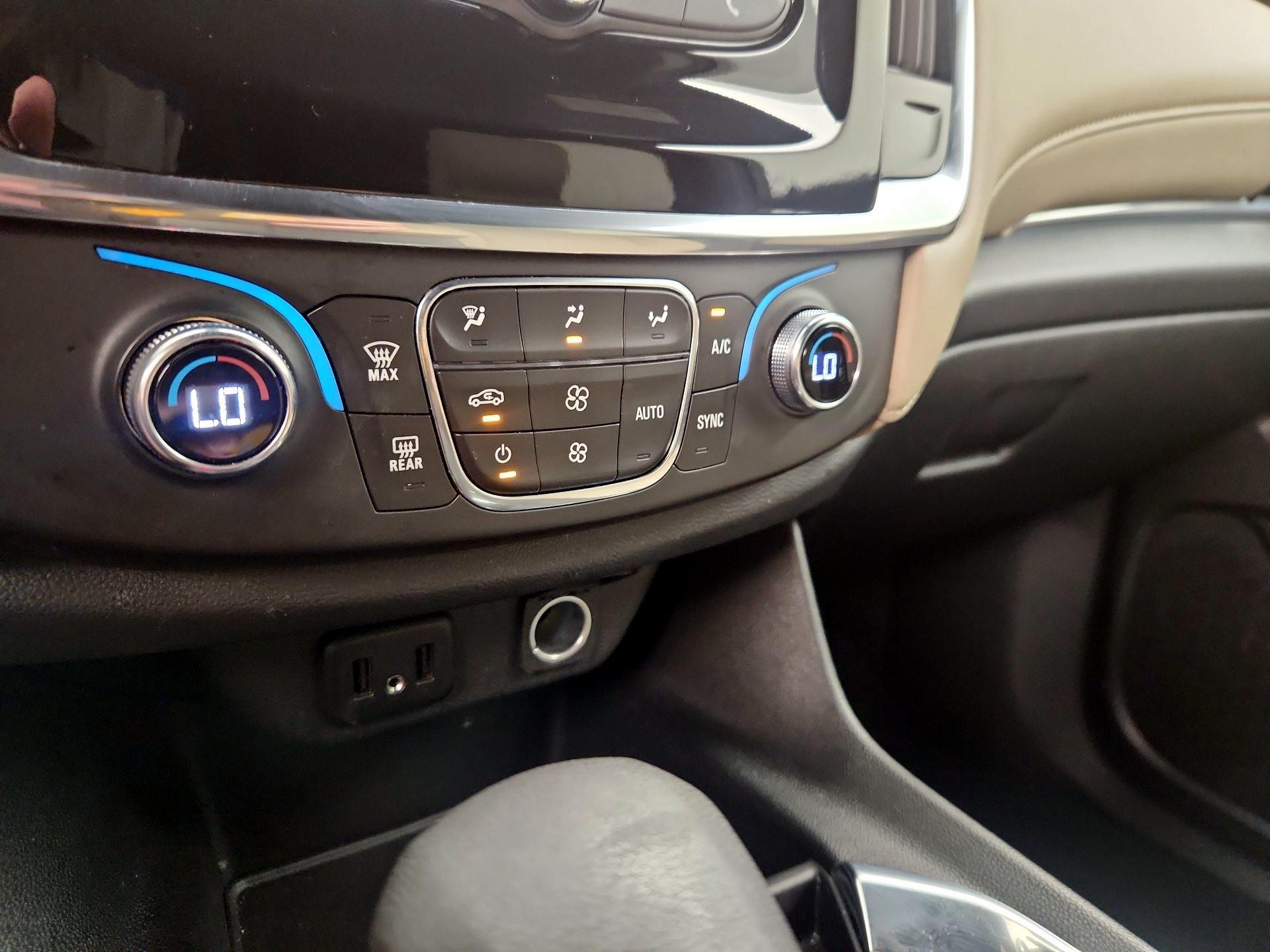 Thumbnail: 2023 Chevrolet Traverse - 16