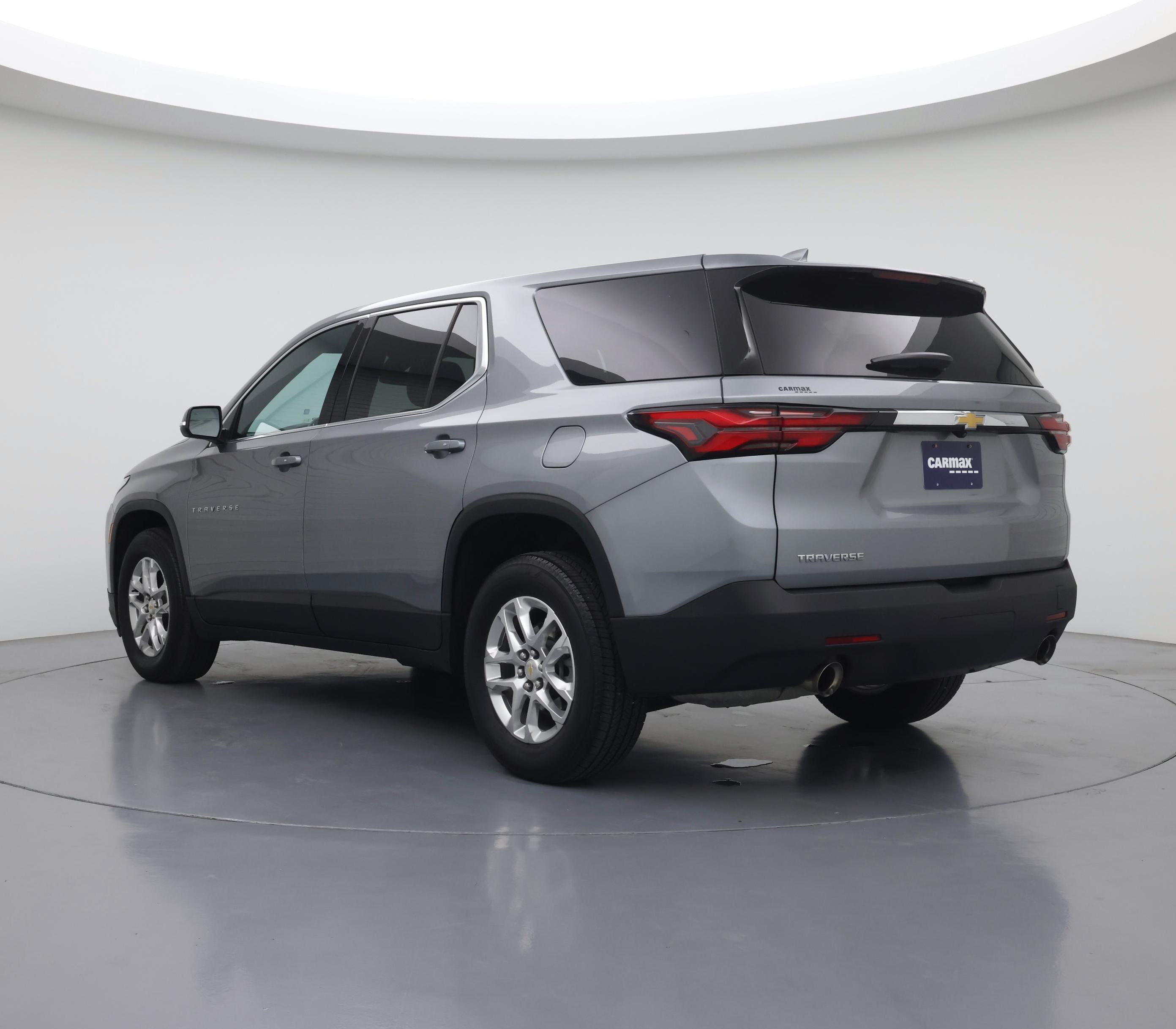 Thumbnail: 2023 Chevrolet Traverse - 2