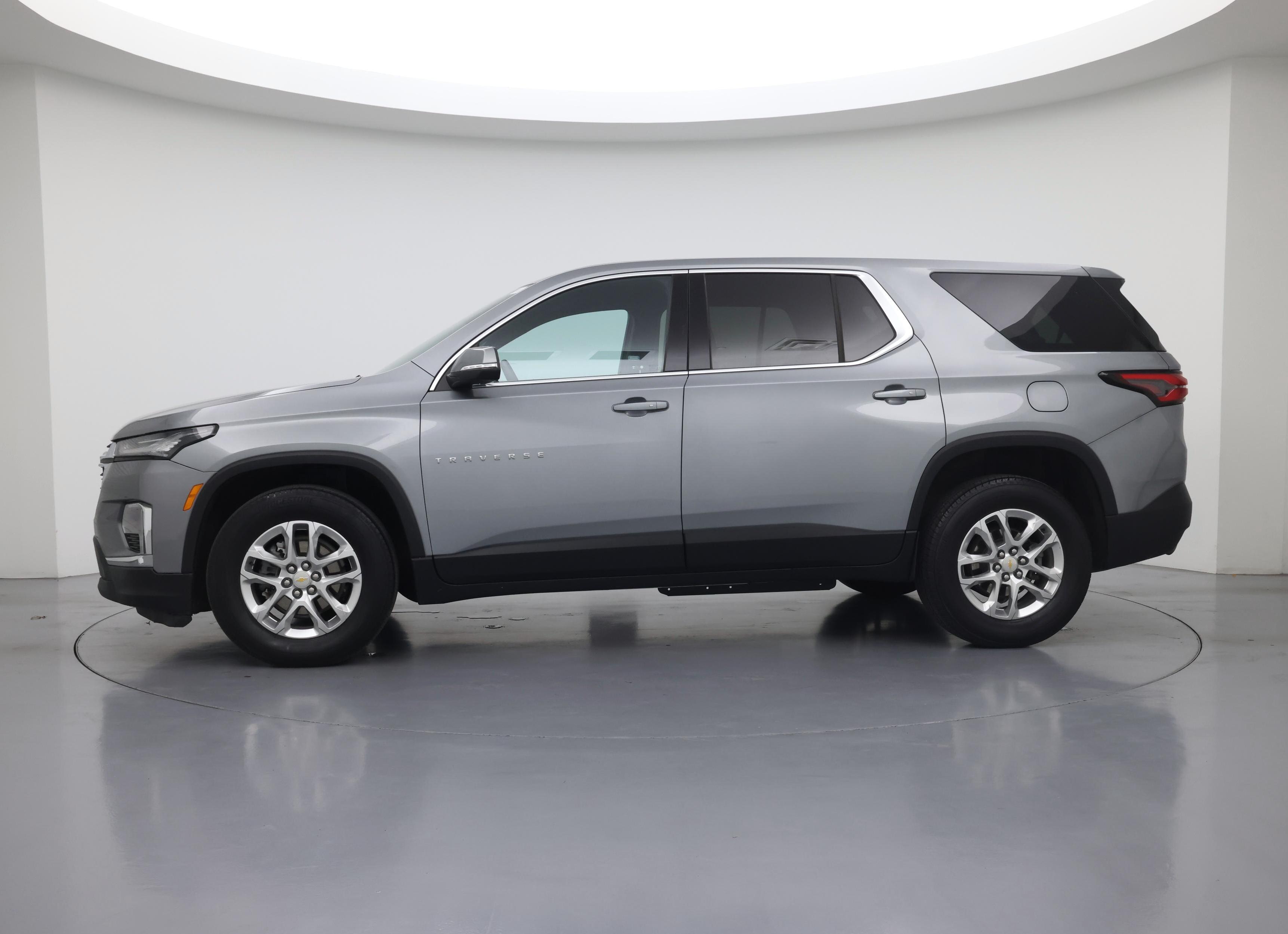 Thumbnail: 2023 Chevrolet Traverse - 3