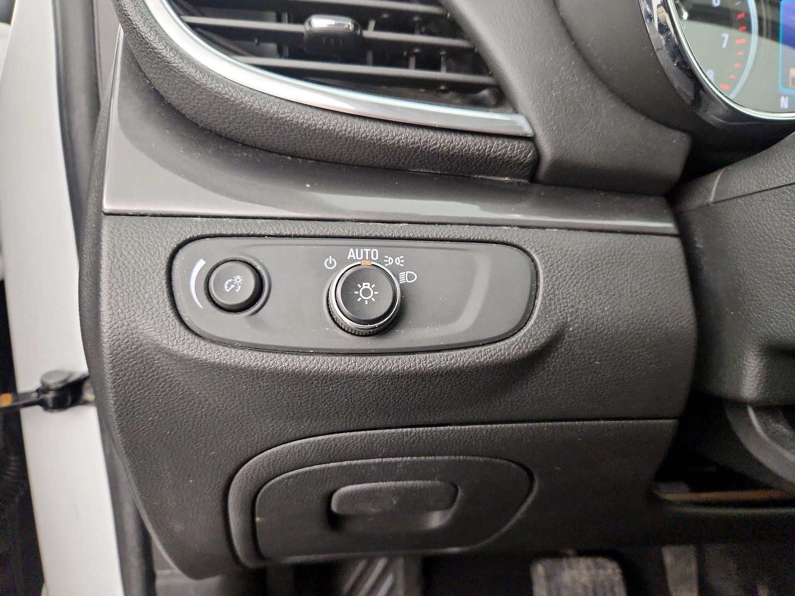 2020 Buick Encore Preferred - Photo 14