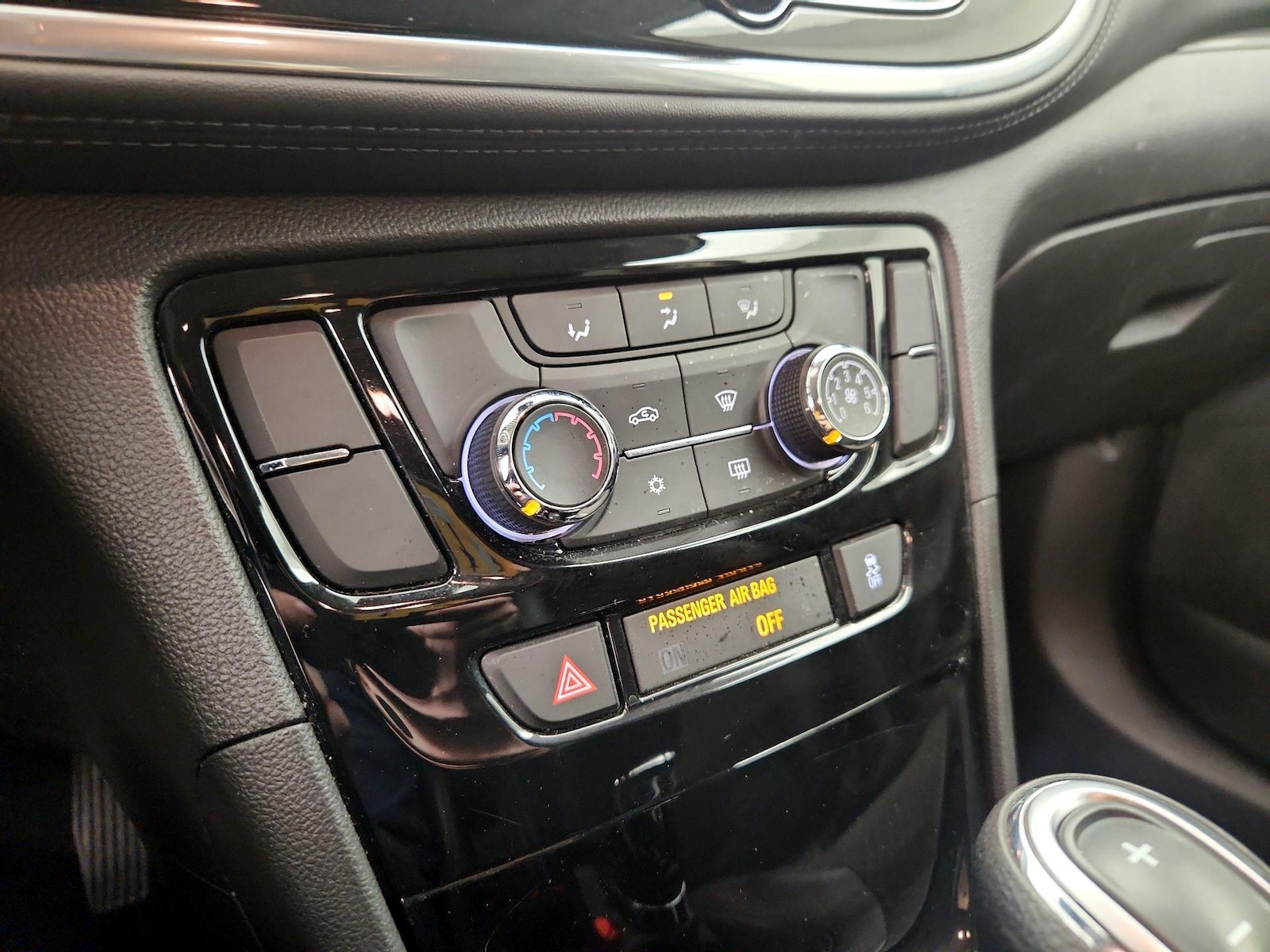 2020 Buick Encore Preferred - Photo 17
