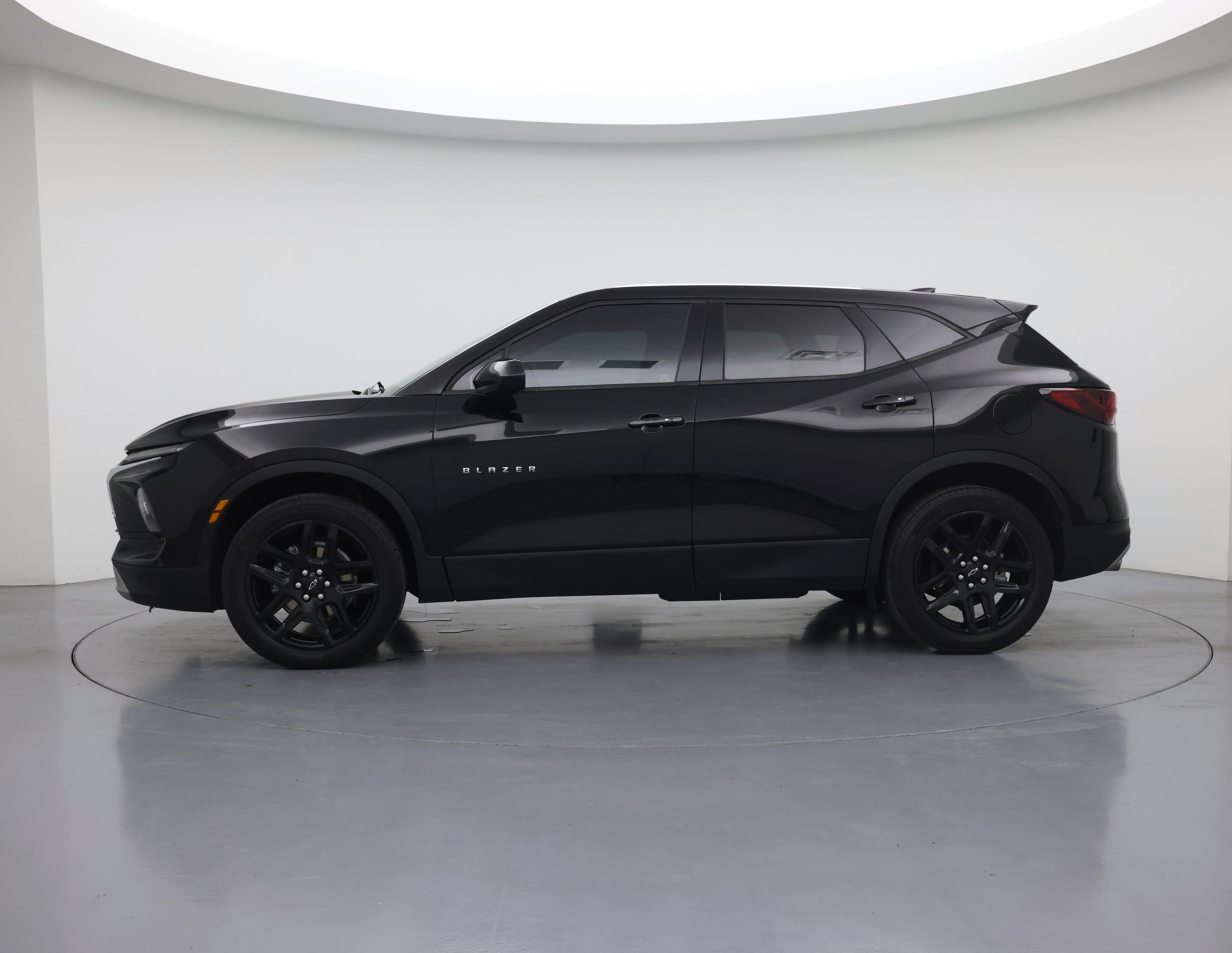 Thumbnail: 2023 Chevrolet Blazer - 3