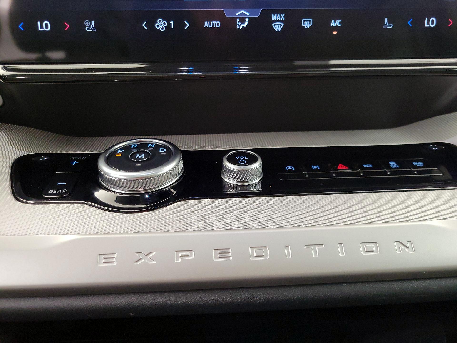 Thumbnail: 2025 Ford Expedition - 17