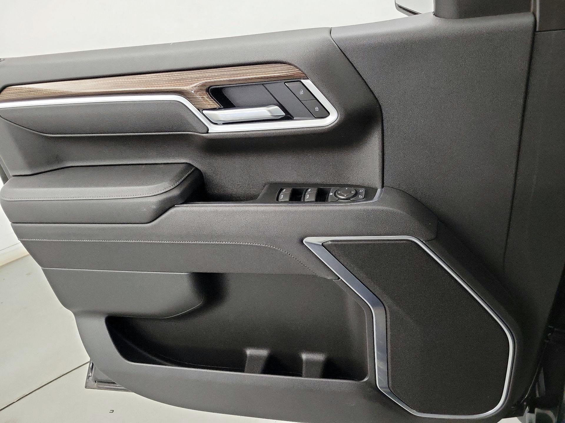 Thumbnail: 2025 Chevrolet Silverado 1500 - 12