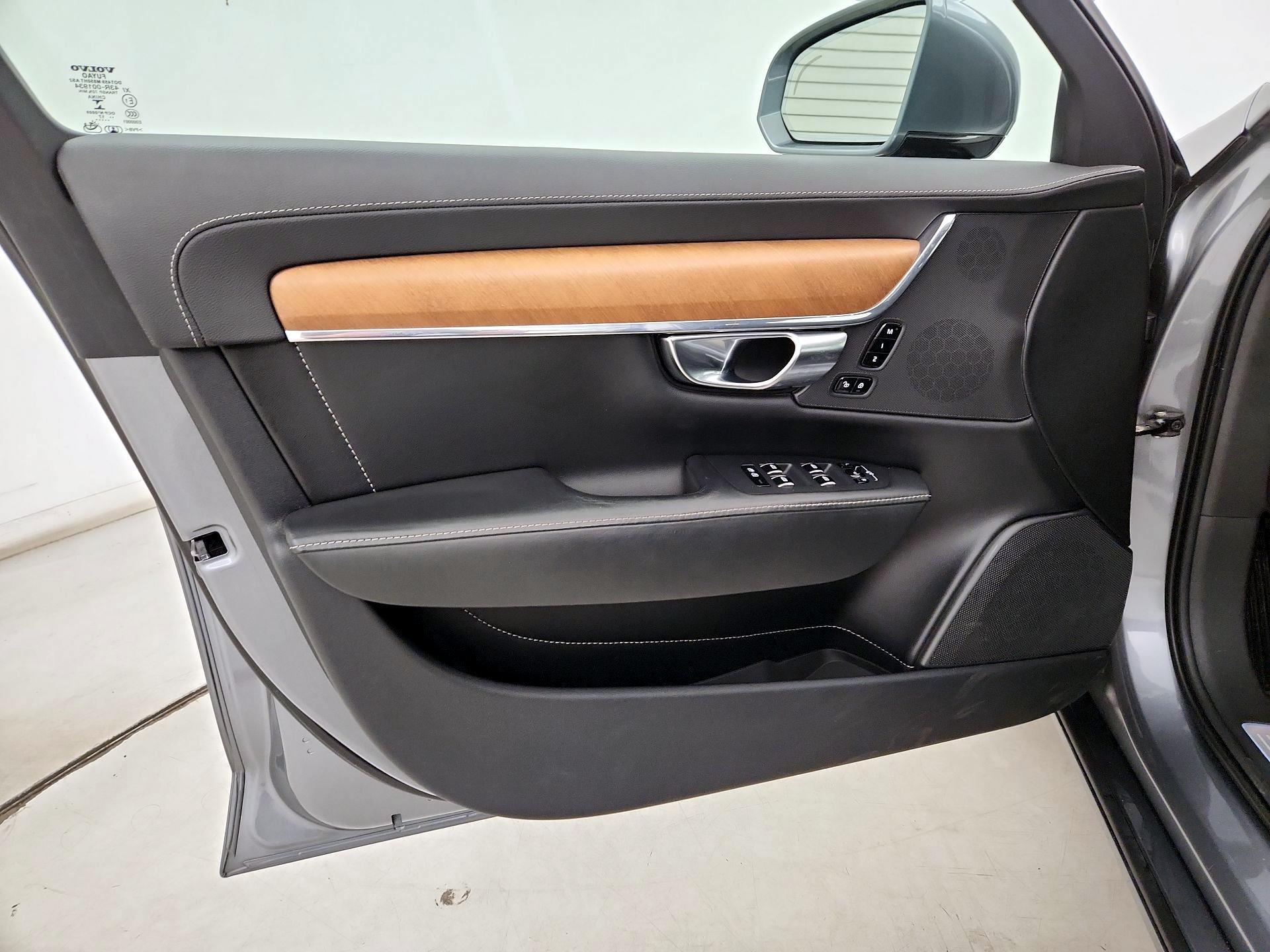 Thumbnail: 2018 Volvo S90 - 12