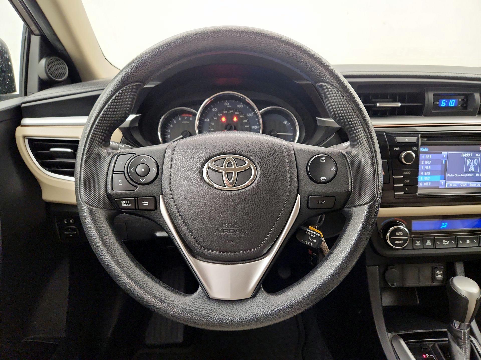 Thumbnail: 2015 Toyota Corolla - 10
