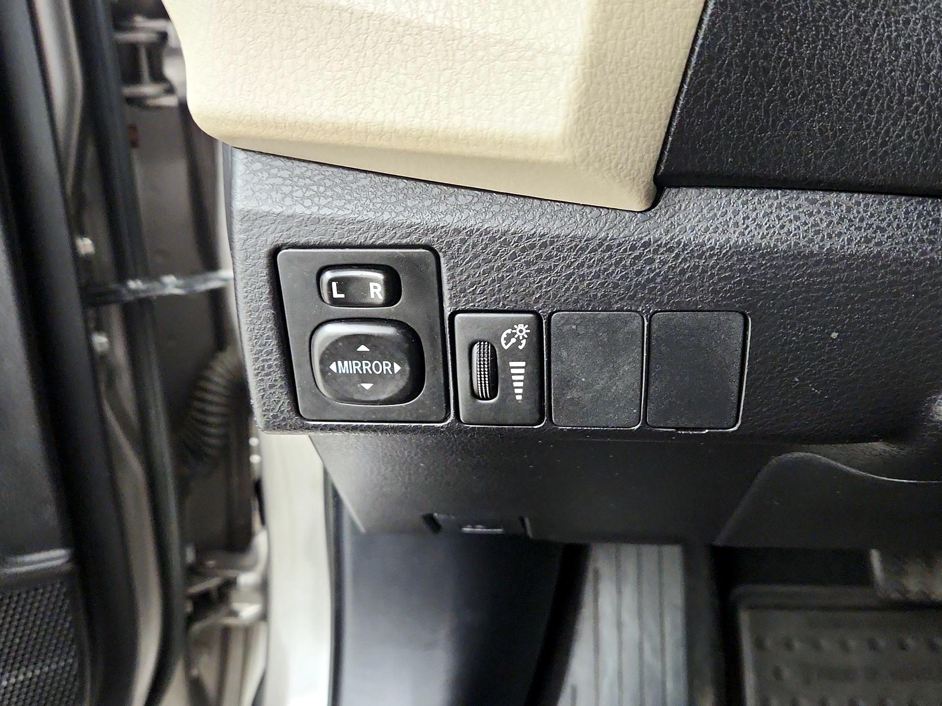 Thumbnail: 2015 Toyota Corolla - 13