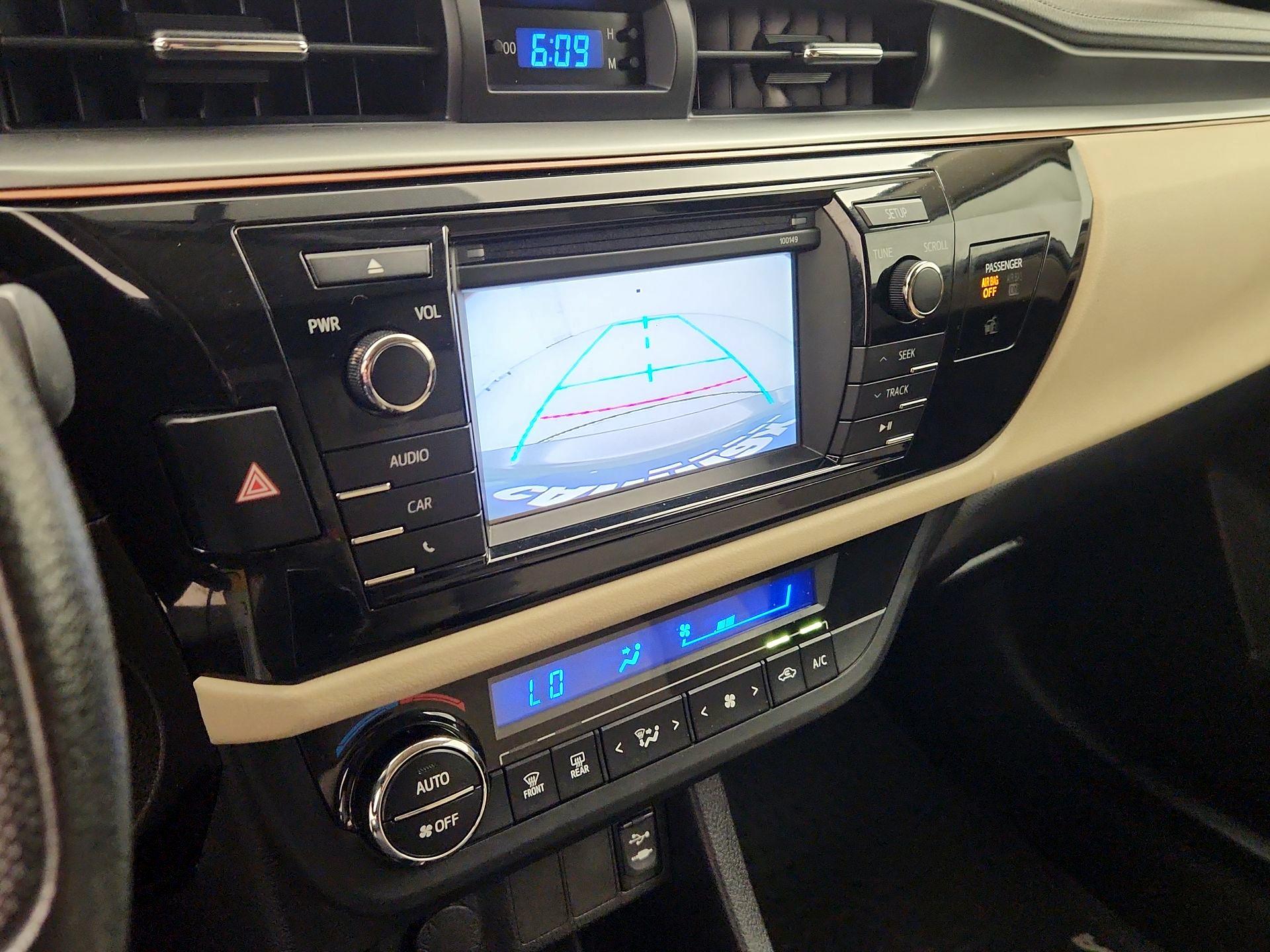 Thumbnail: 2015 Toyota Corolla - 14