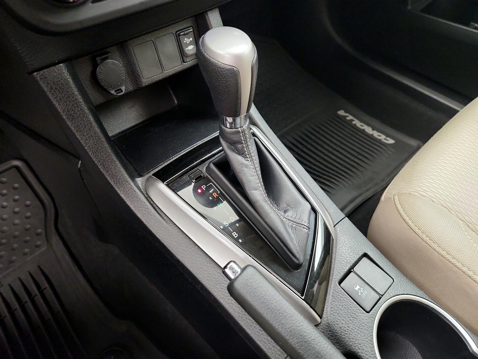 Thumbnail: 2015 Toyota Corolla - 17