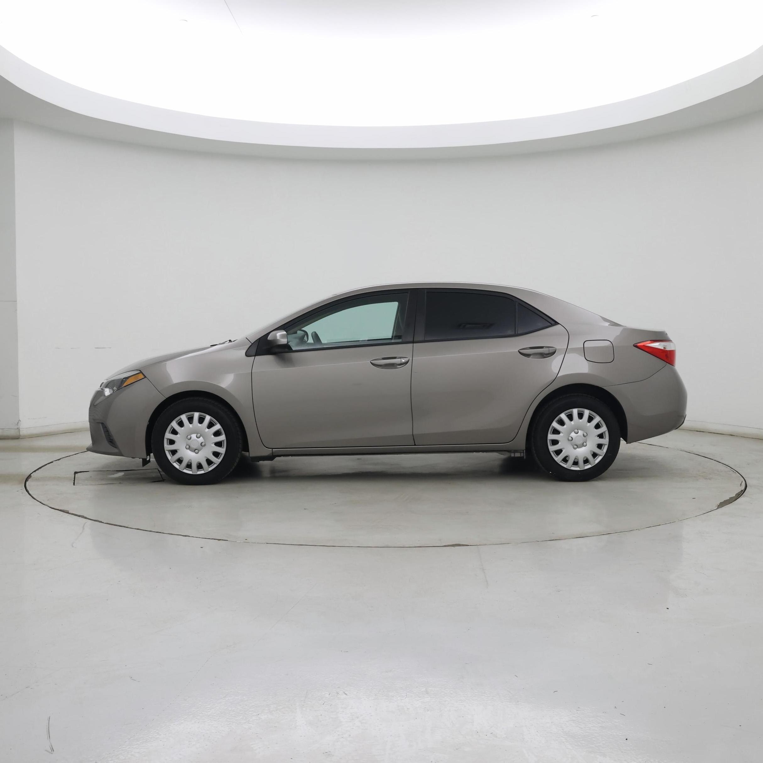 Thumbnail: 2015 Toyota Corolla - 3