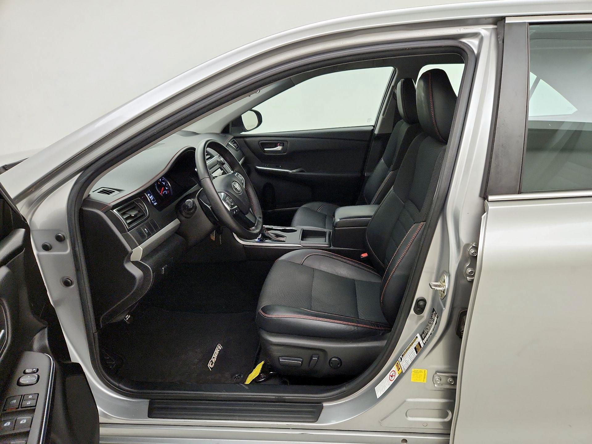 Thumbnail: 2016 Toyota Camry - 11