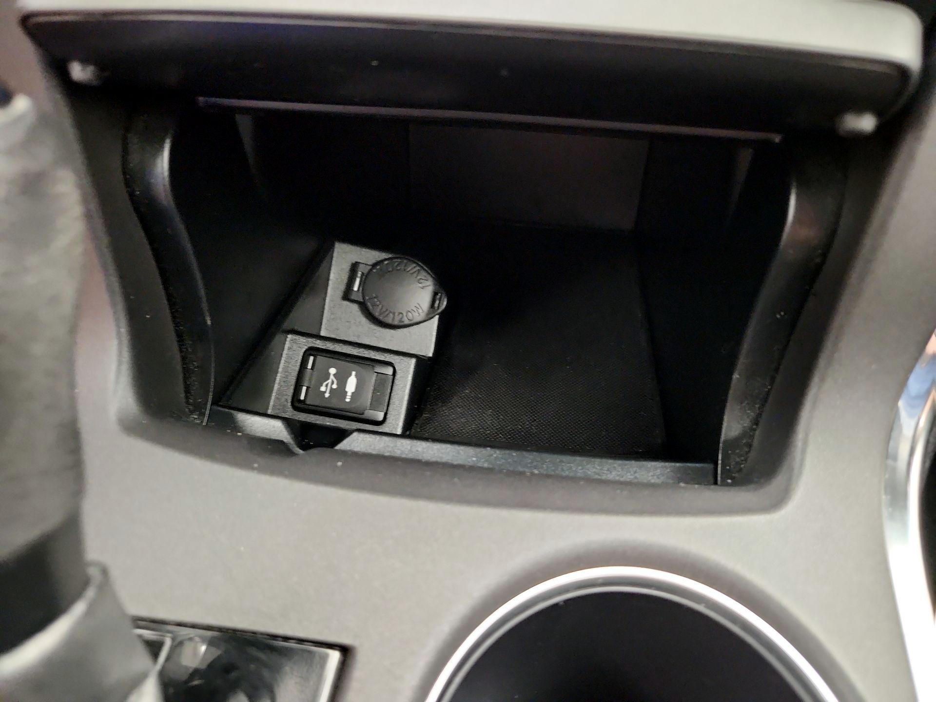 Thumbnail: 2016 Toyota Camry - 18
