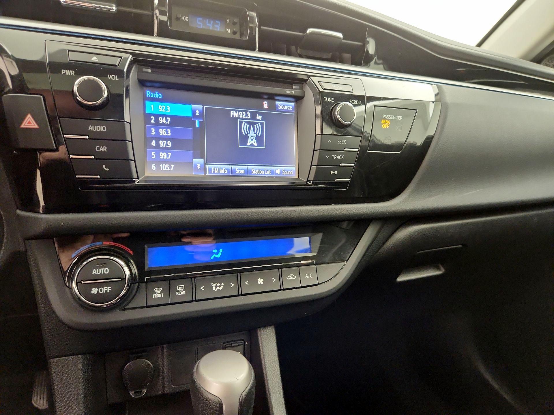Thumbnail: 2016 Toyota Corolla - 16