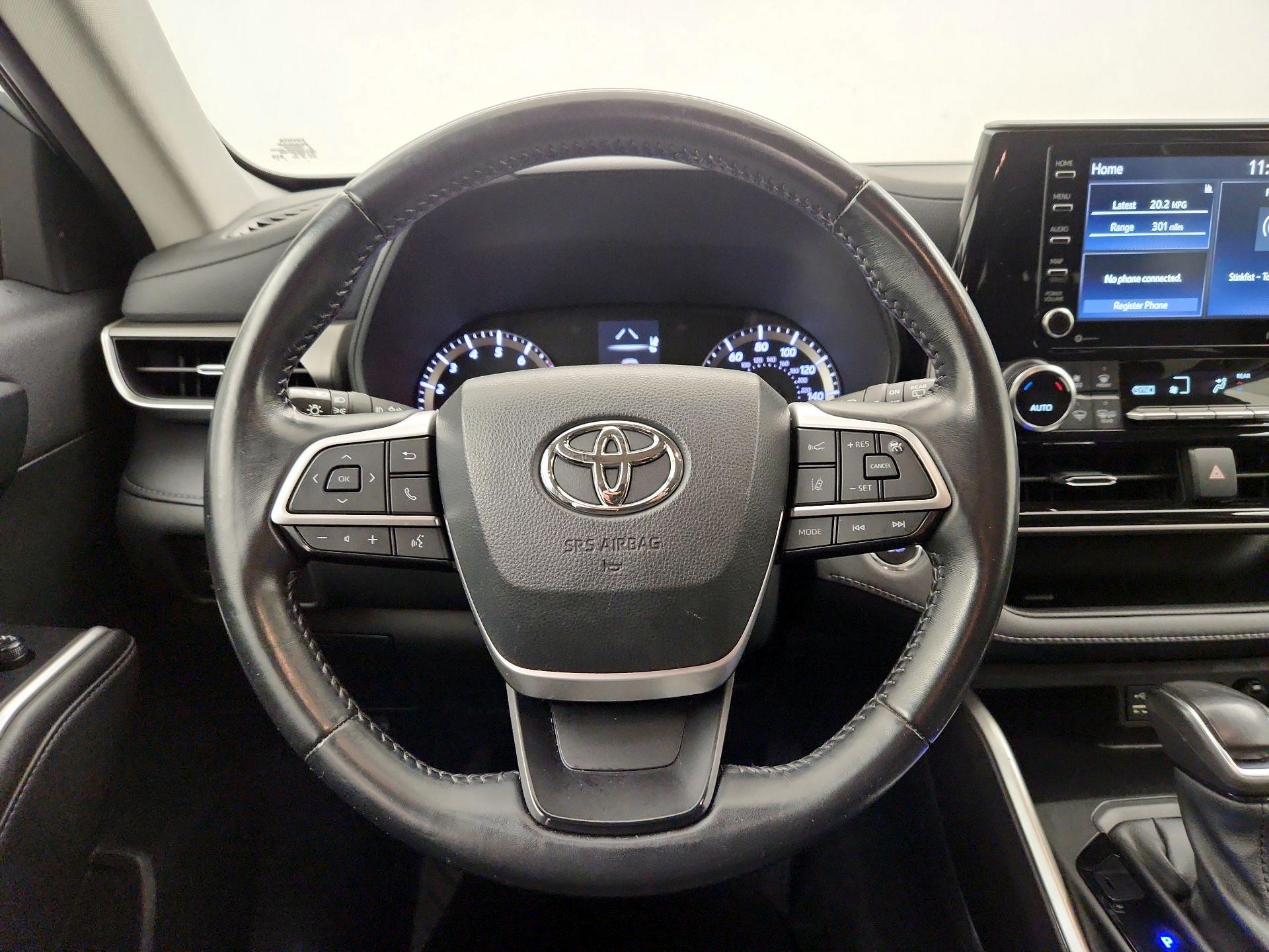Thumbnail: 2022 Toyota Highlander - 10