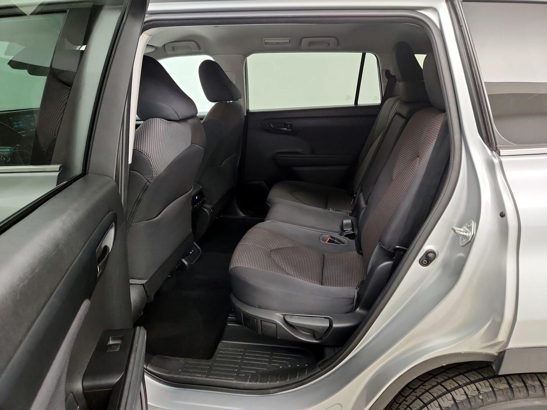 Thumbnail: 2022 Toyota Highlander - 19