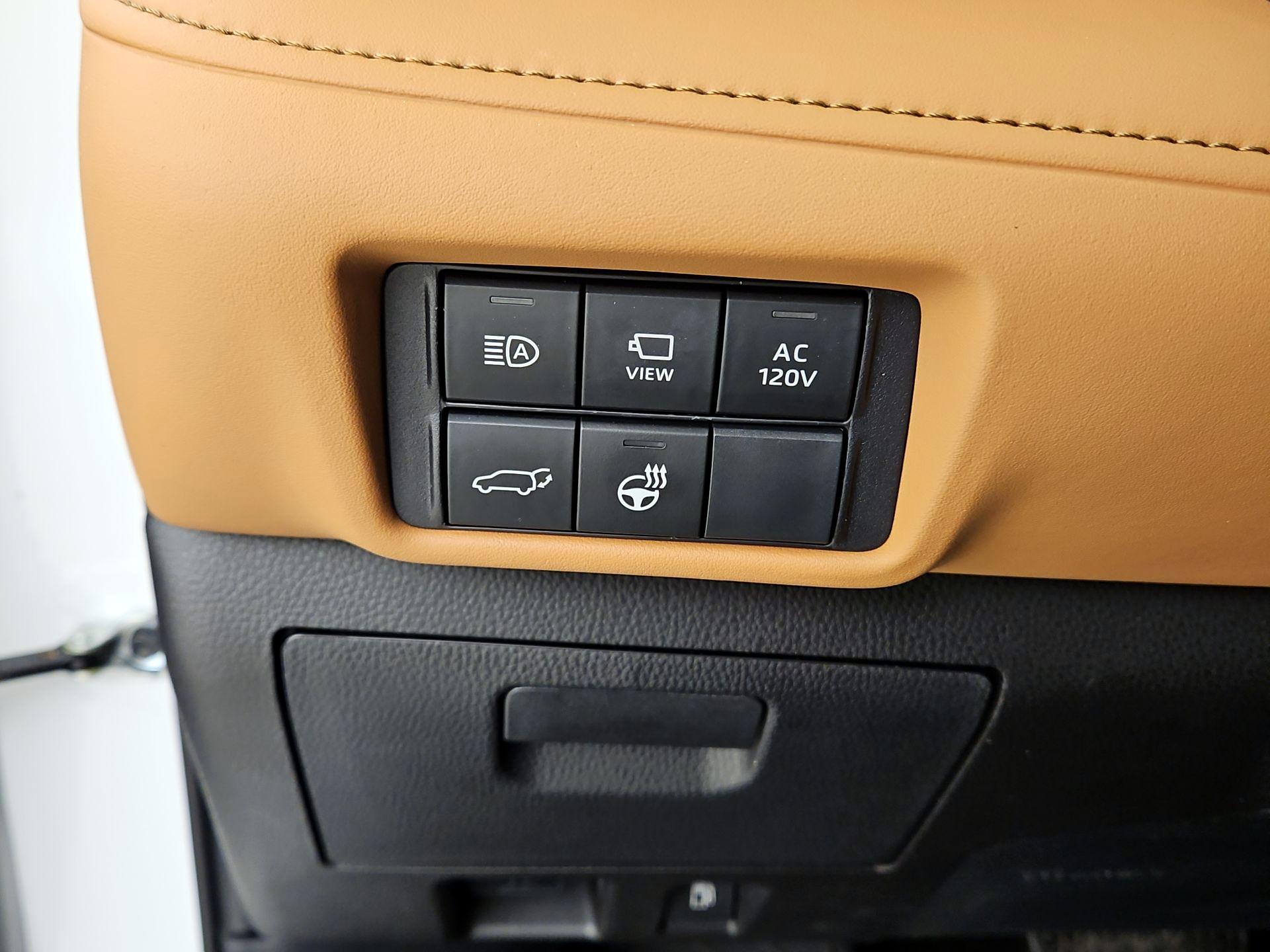 Thumbnail: 2024 Toyota Highlander - 13