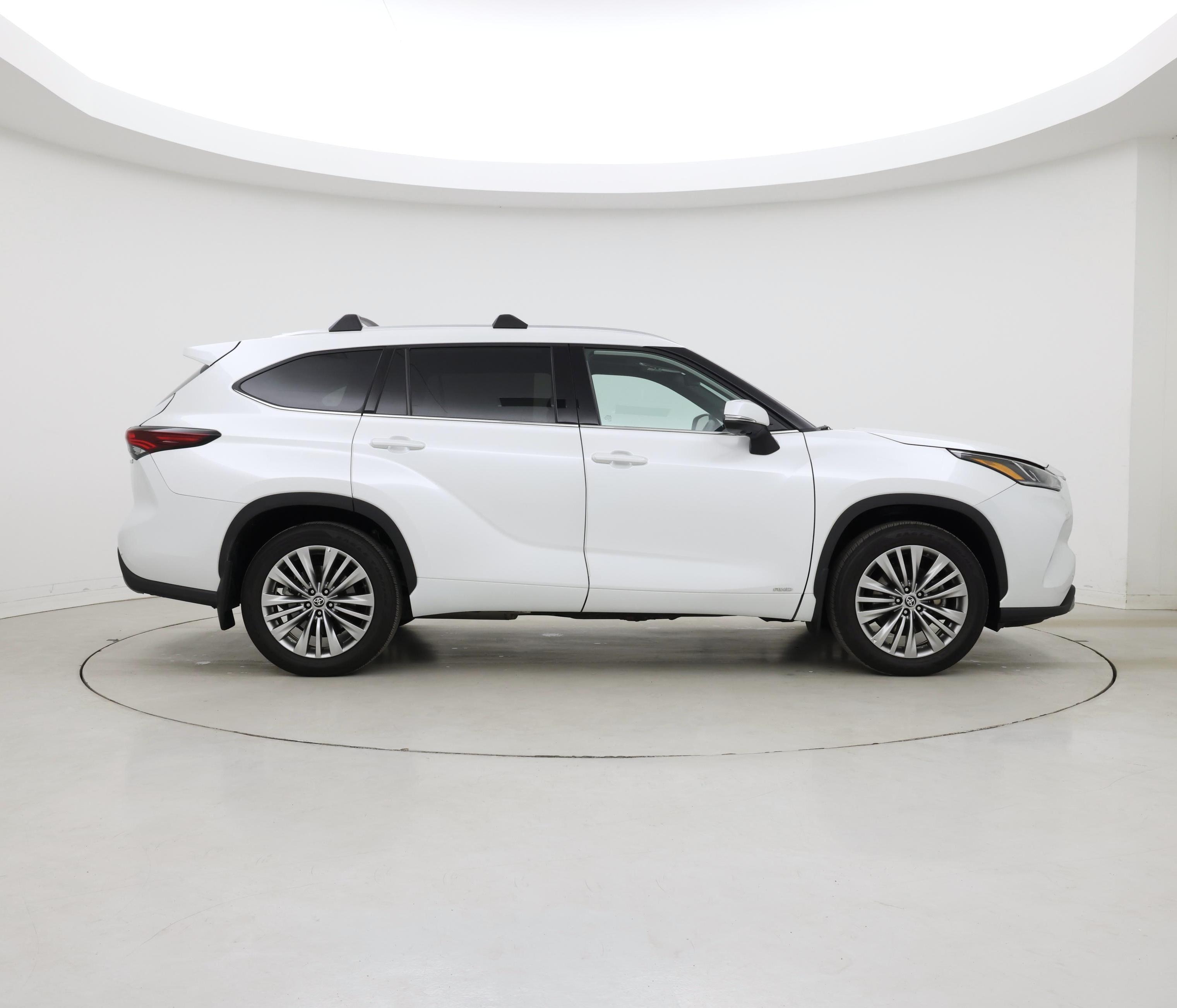 Thumbnail: 2024 Toyota Highlander - 7
