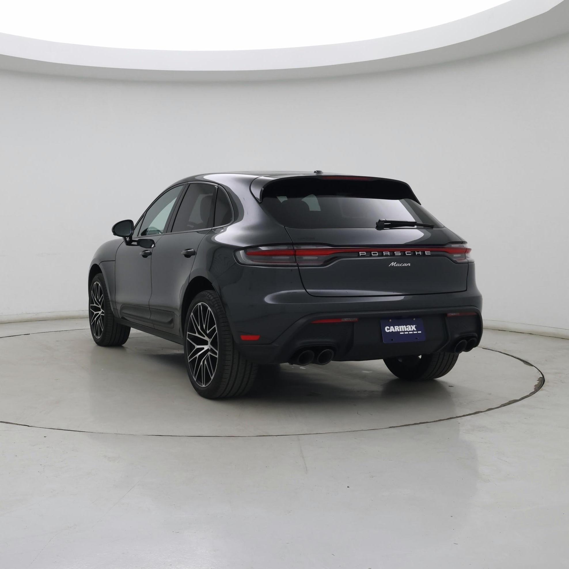 Thumbnail: 2023 Porsche Macan - 2