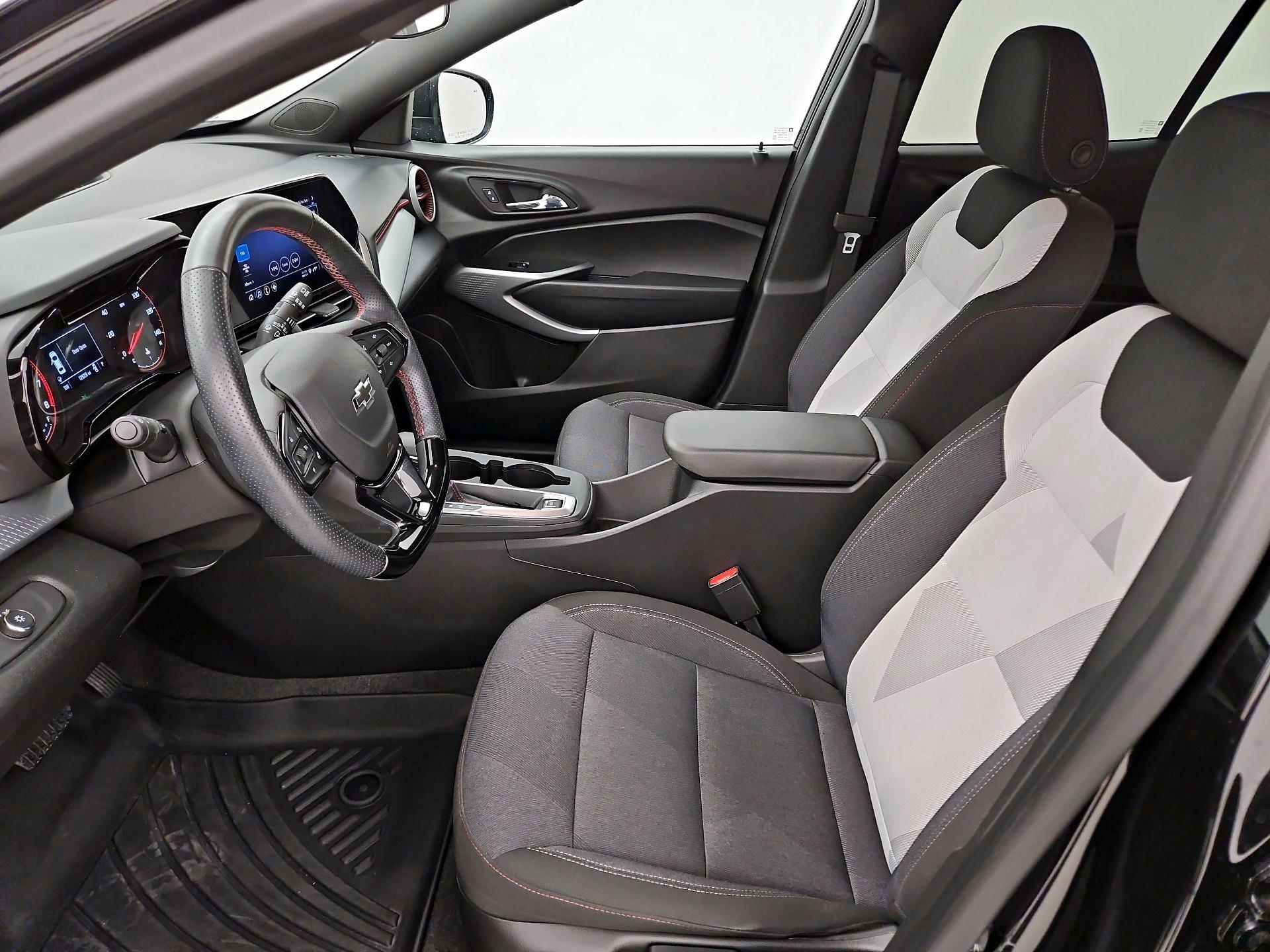 Thumbnail: 2025 Chevrolet Trax - 11