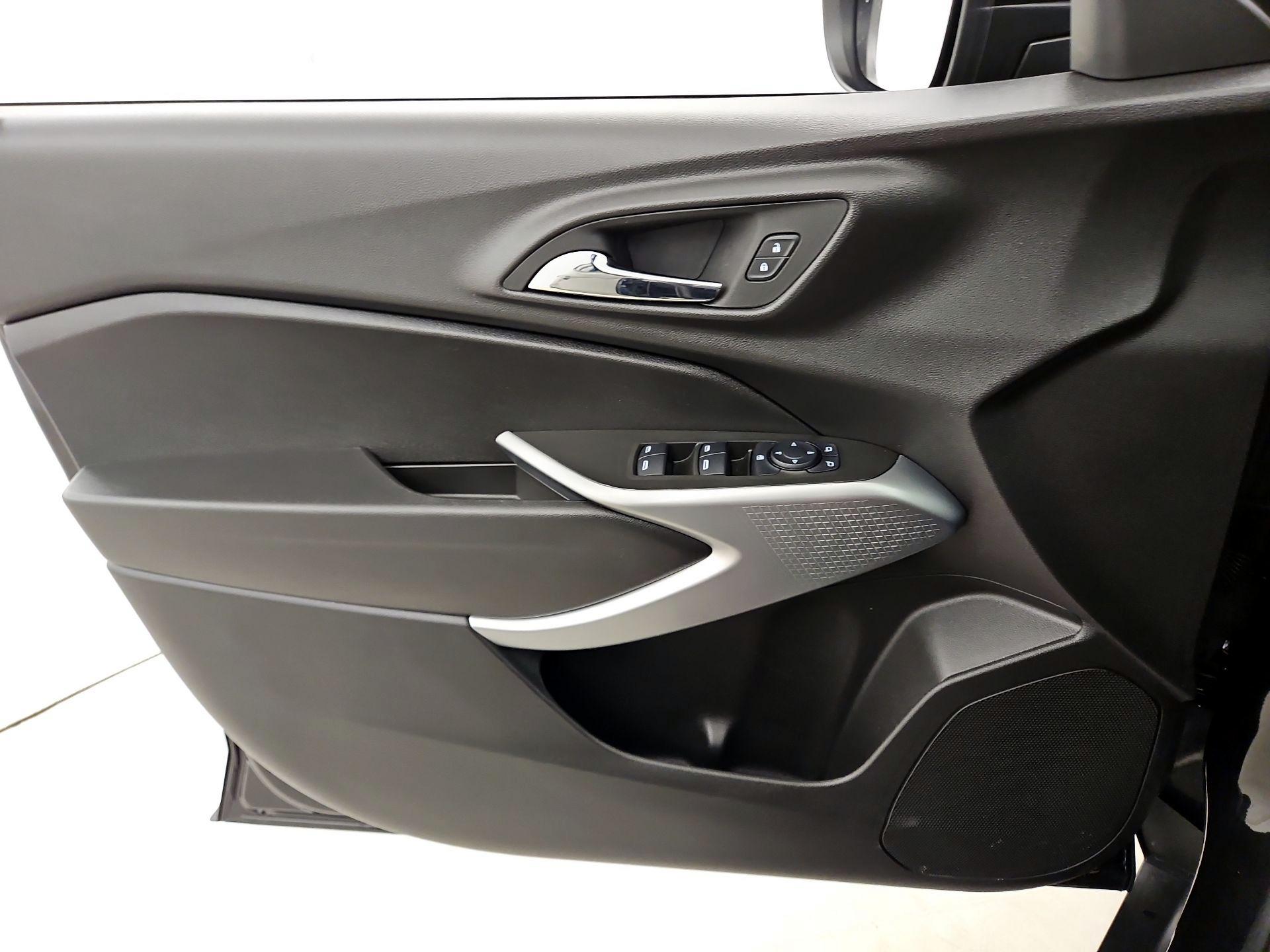 Thumbnail: 2025 Chevrolet Trax - 12