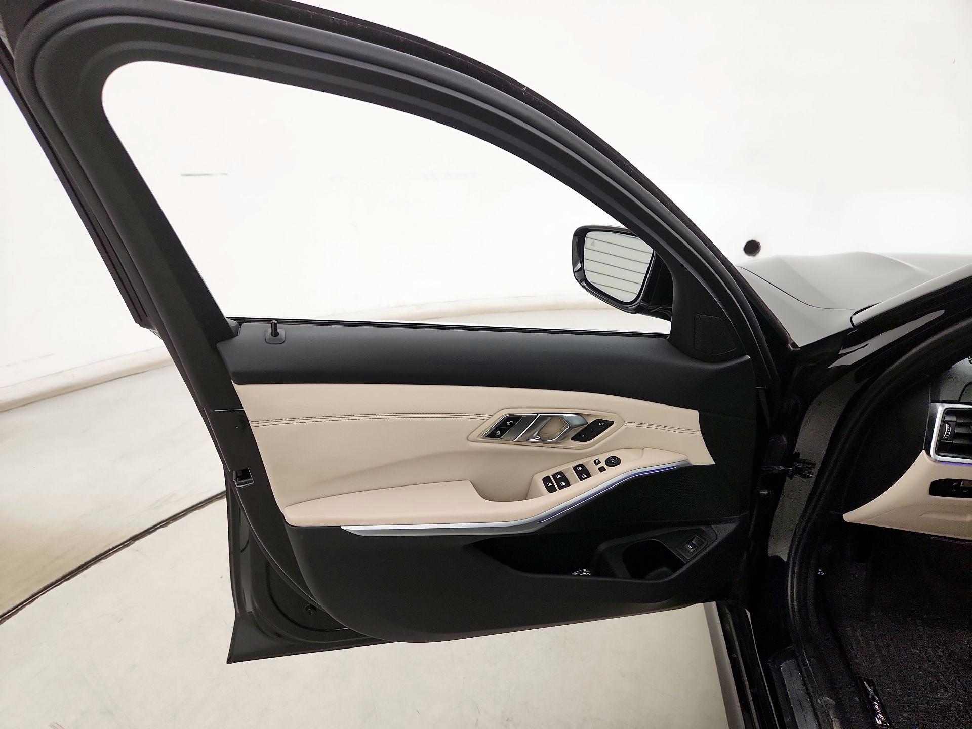 Thumbnail: 2020 BMW 3 Series - 12