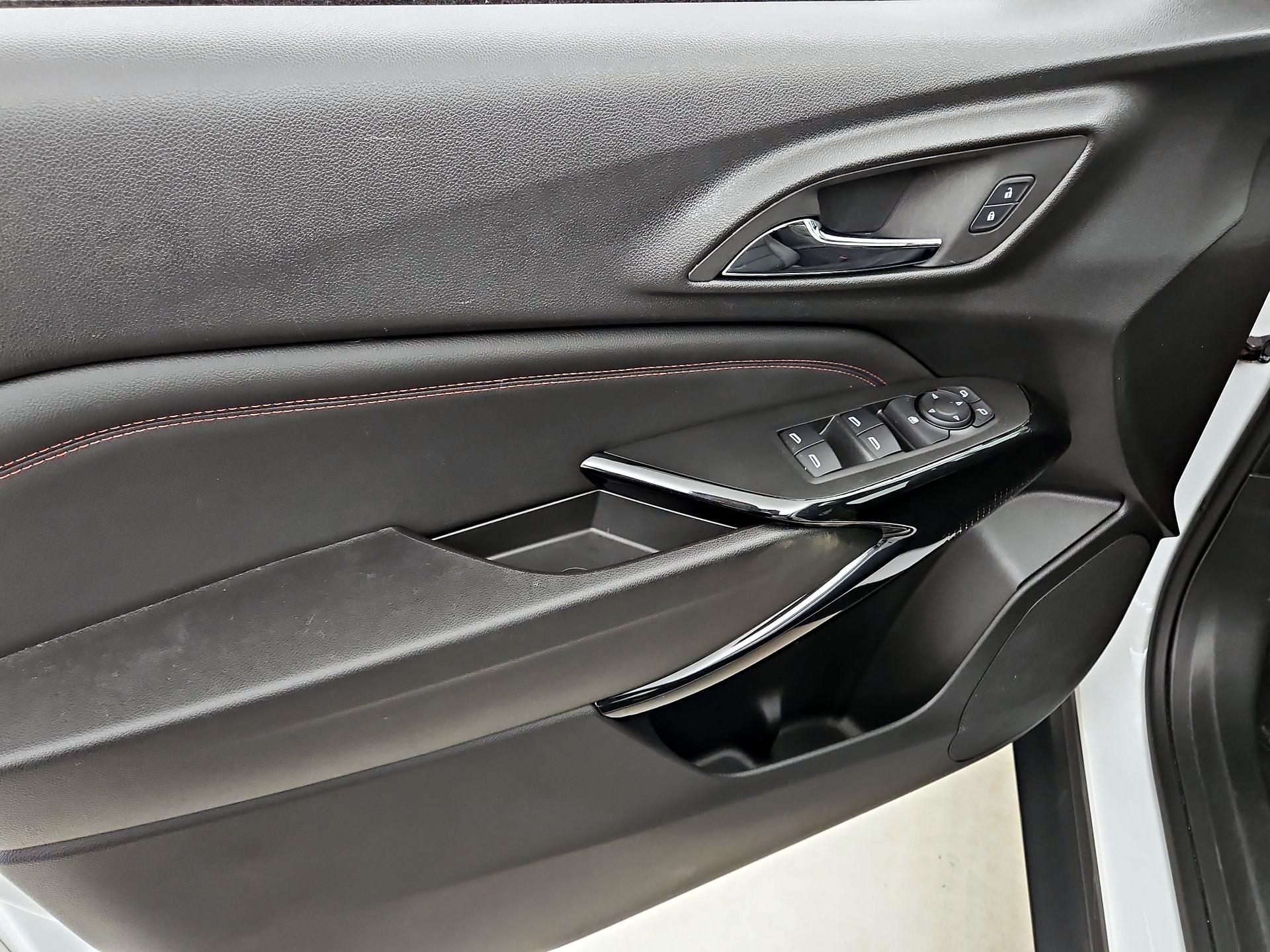 Thumbnail: 2024 Chevrolet Trax - 12