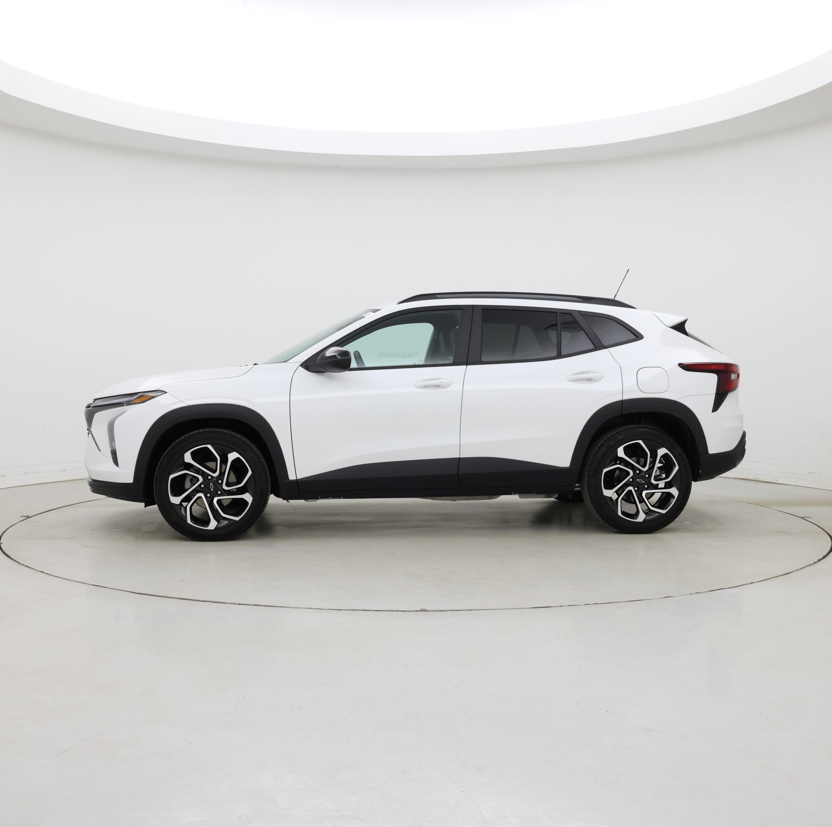 Thumbnail: 2024 Chevrolet Trax - 3