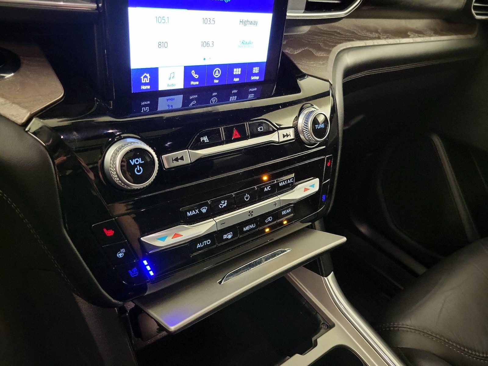 2023 Ford Explorer Platinum - Photo 18