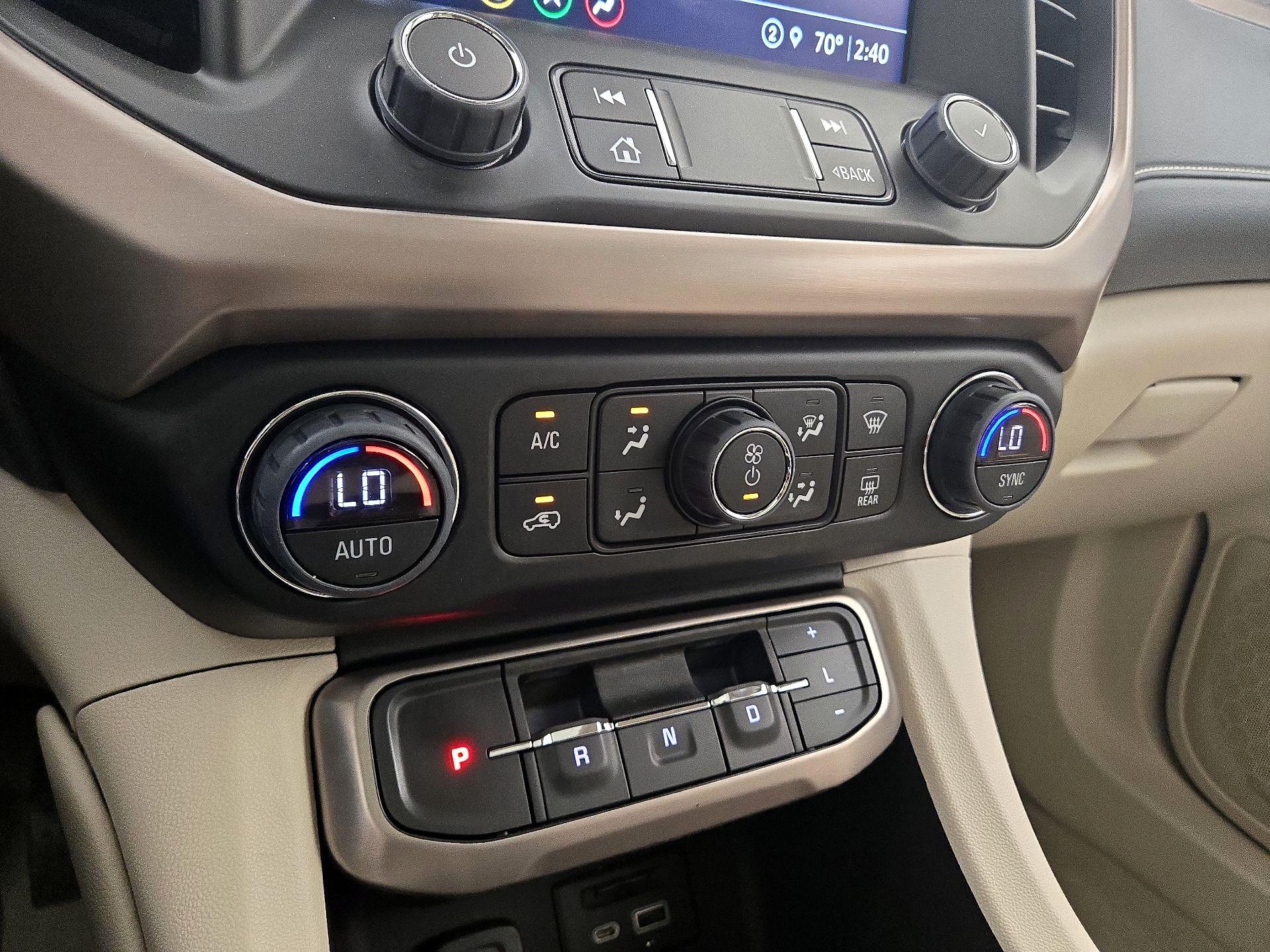 Thumbnail: 2023 GMC Acadia - 17