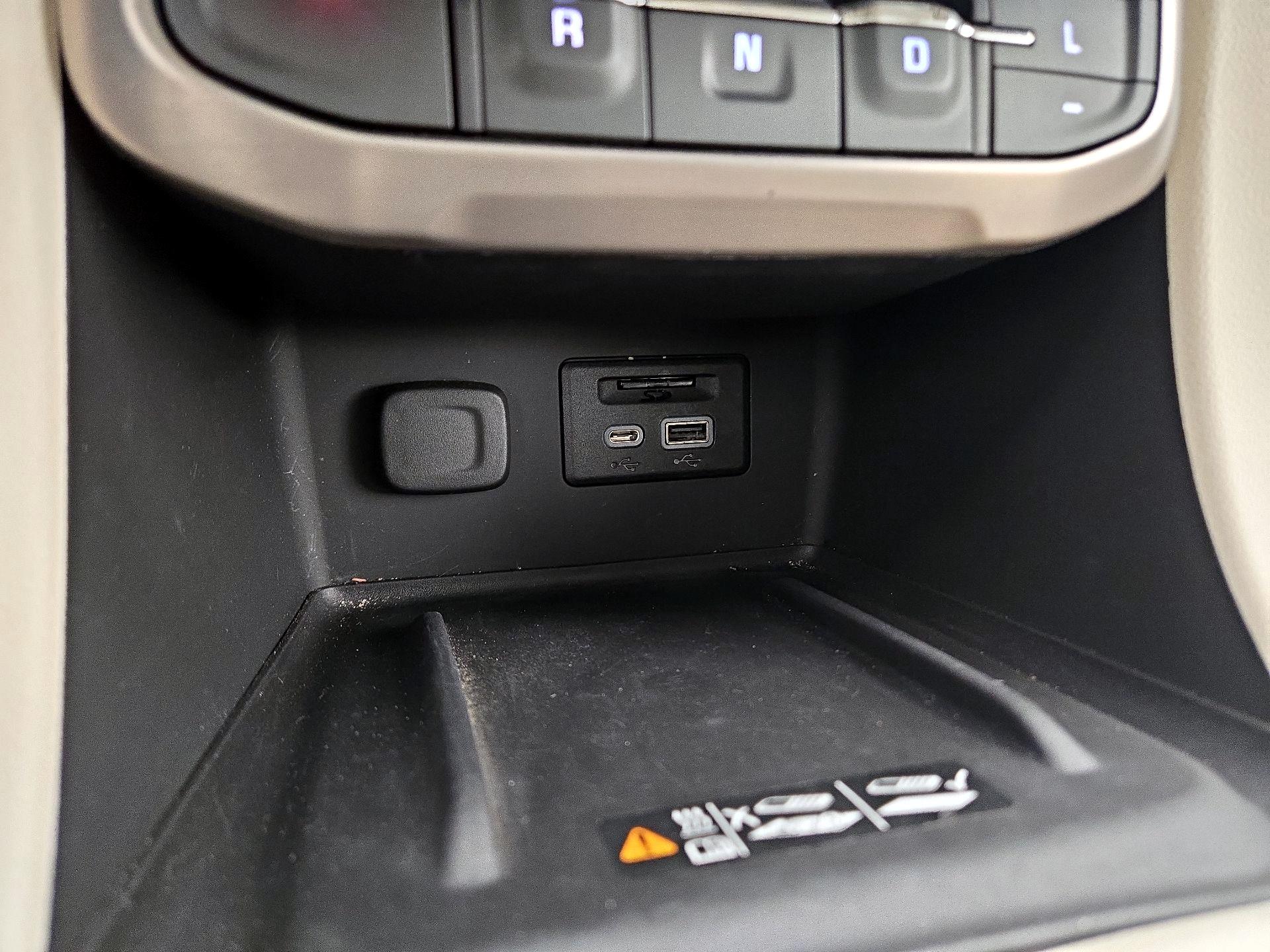 Thumbnail: 2023 GMC Acadia - 19