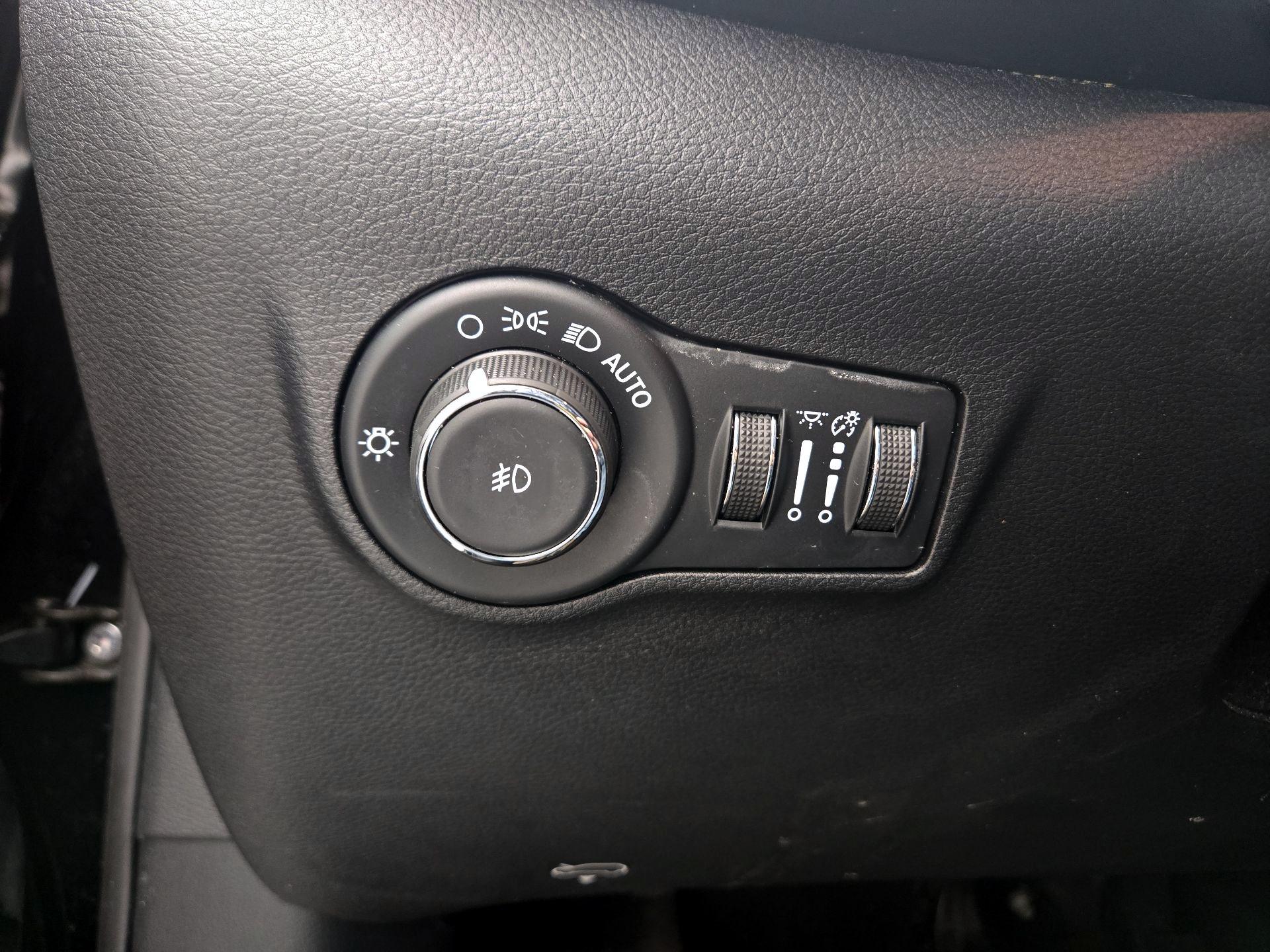 Thumbnail: 2022 Jeep Compass - 13