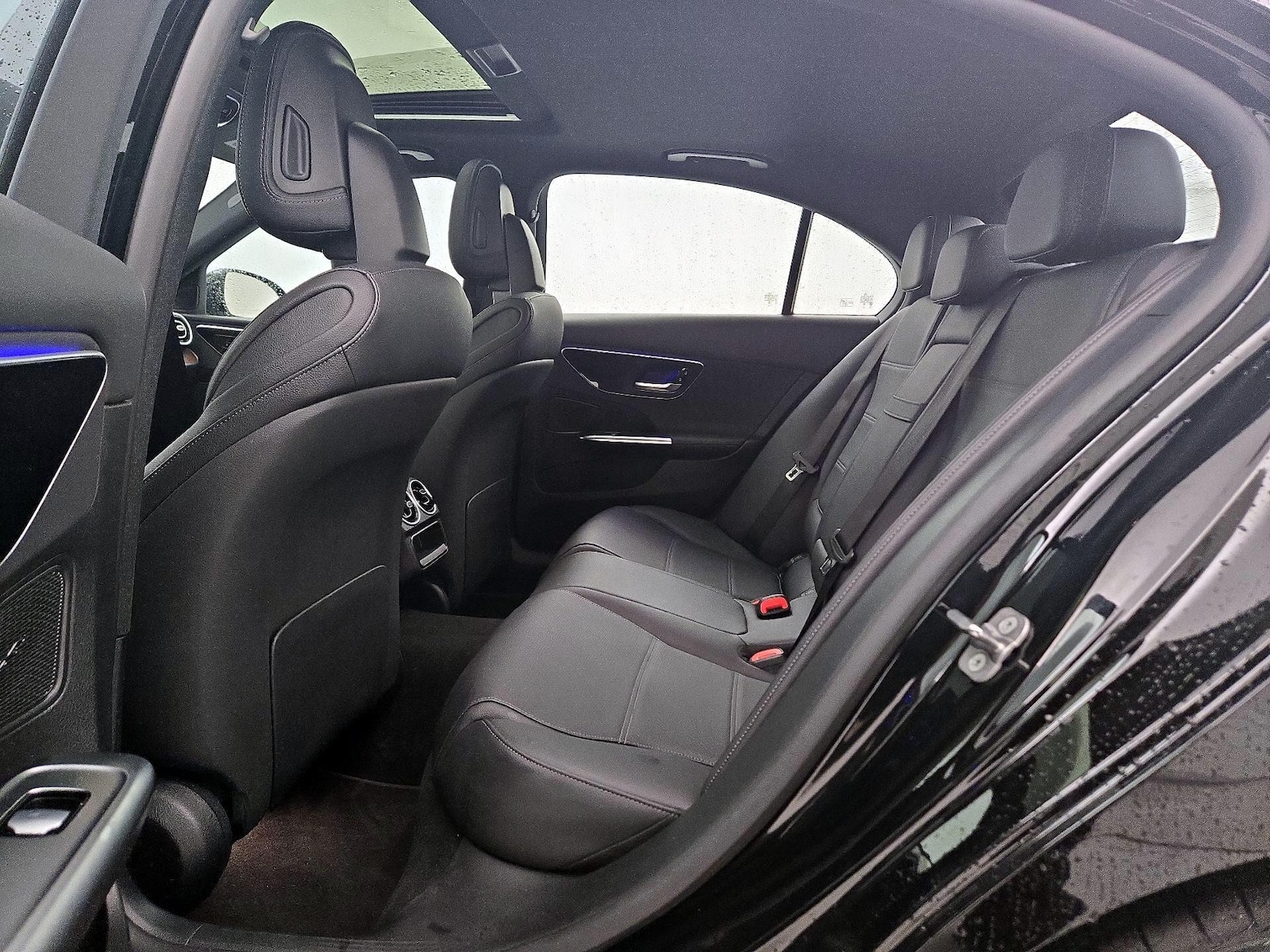2025 Mercedes-Benz C-Class Sedan C 300 - Photo 21