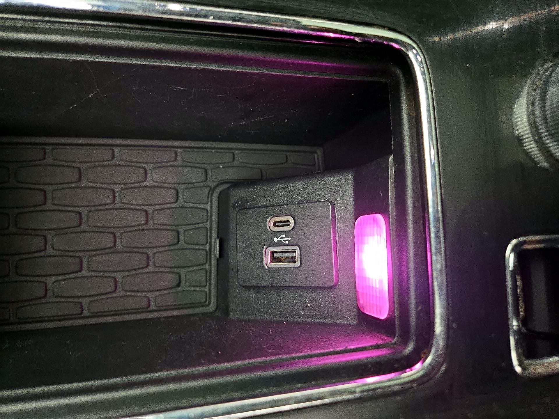 Thumbnail: 2021 Lincoln Aviator - 19