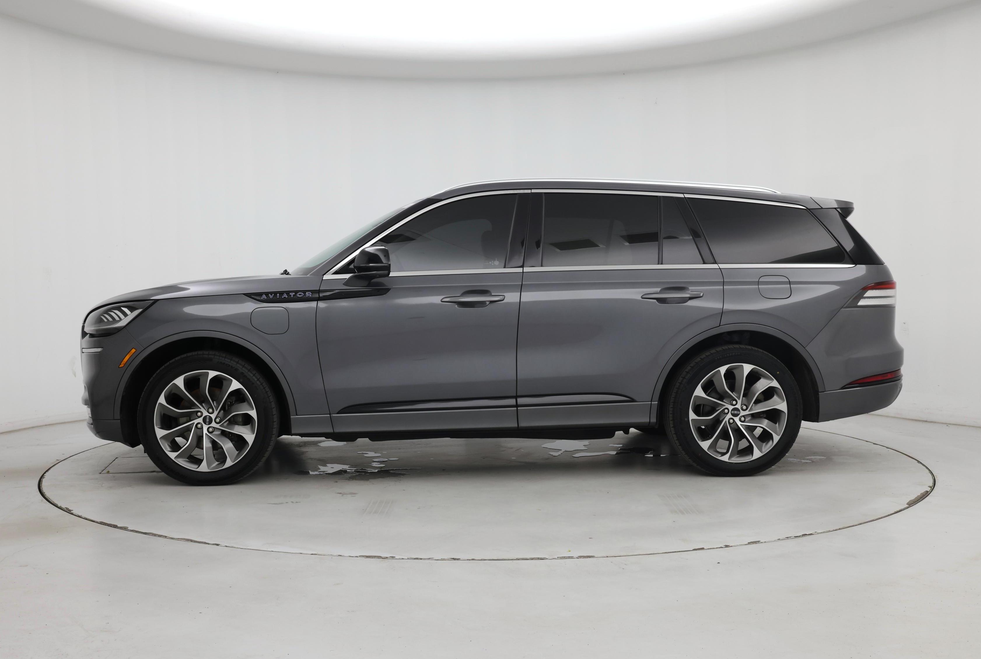 Thumbnail: 2021 Lincoln Aviator - 3