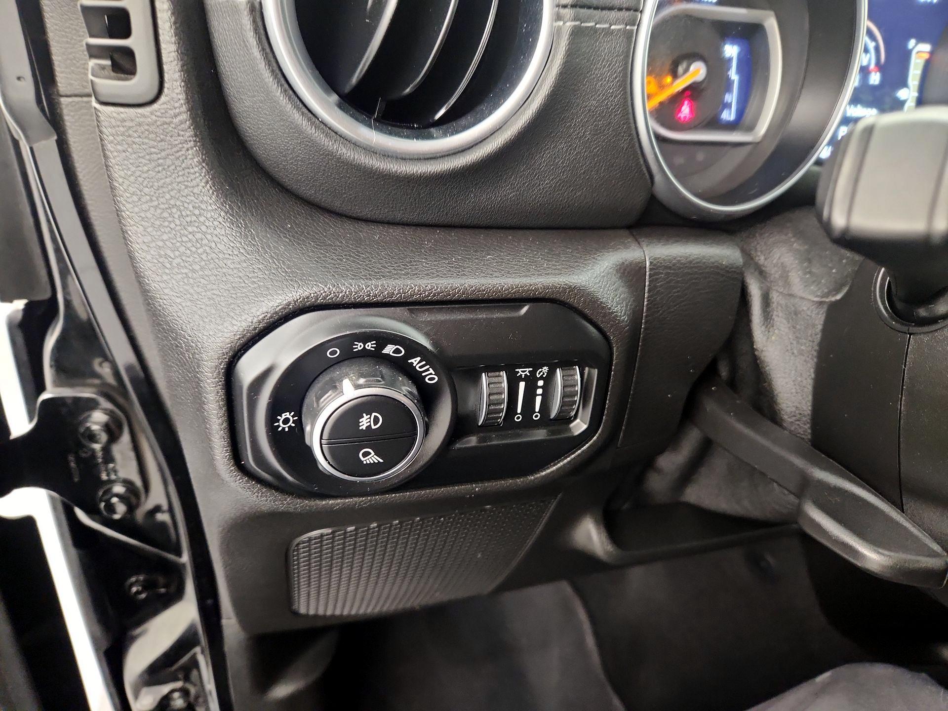 Thumbnail: 2022 Jeep Gladiator - 13